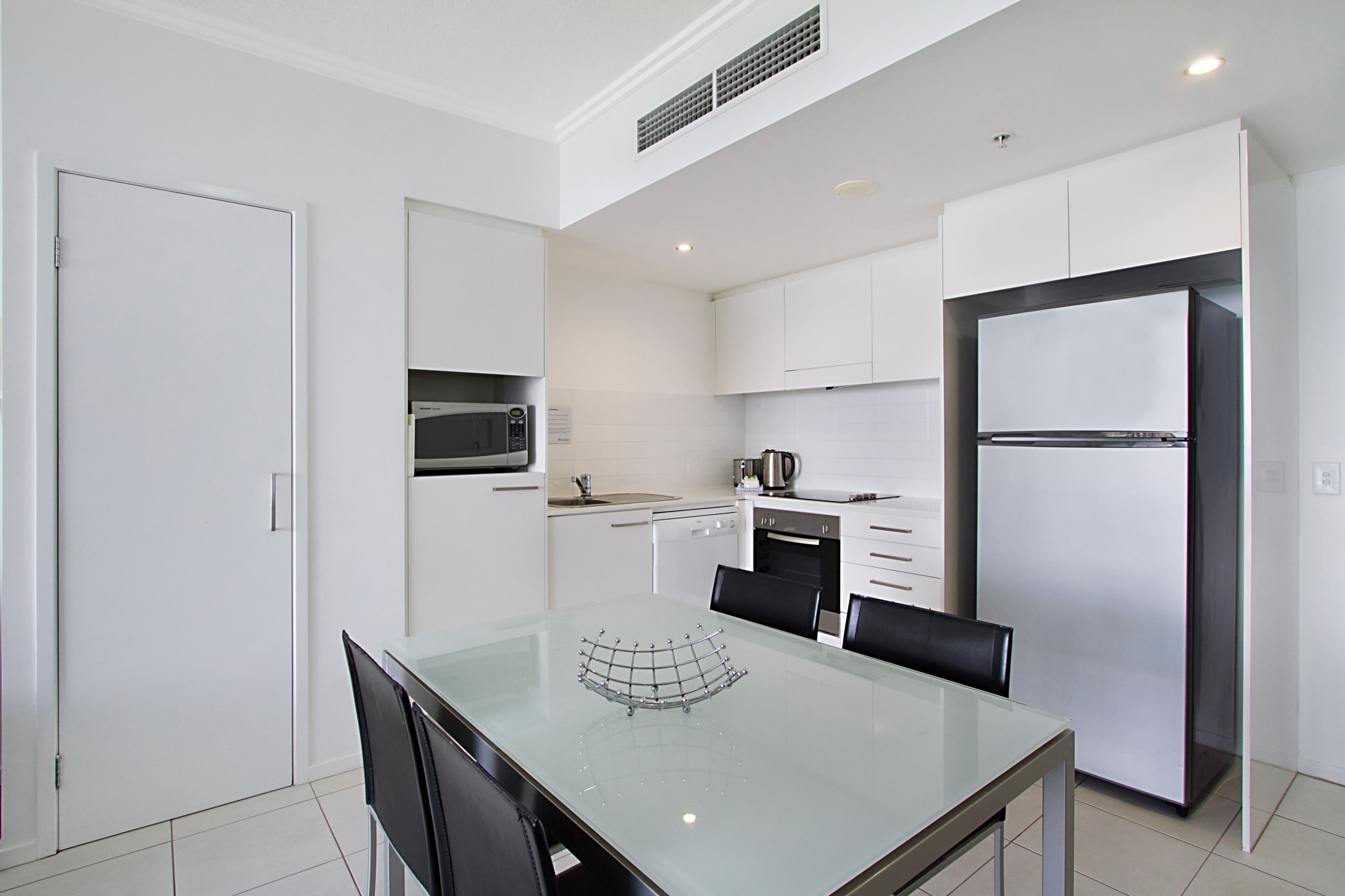 113 'Ocean Pacific' 25 Surf Parade, Broadbeach QLD 4218, Broadbeach - Thumbnail 8