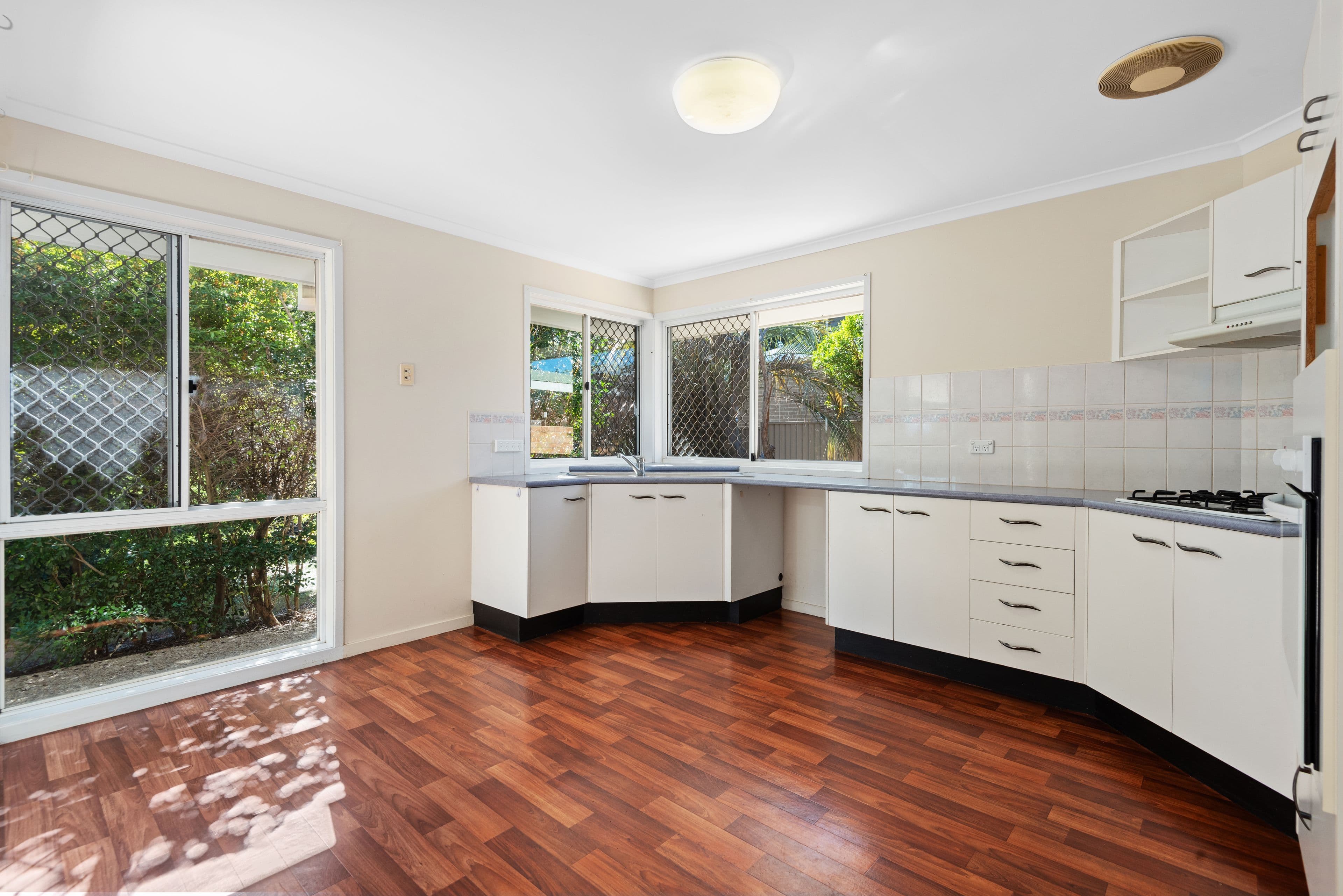 18 Honeybrook Street, Runcorn QLD 4113, Runcorn - Thumbnail 3