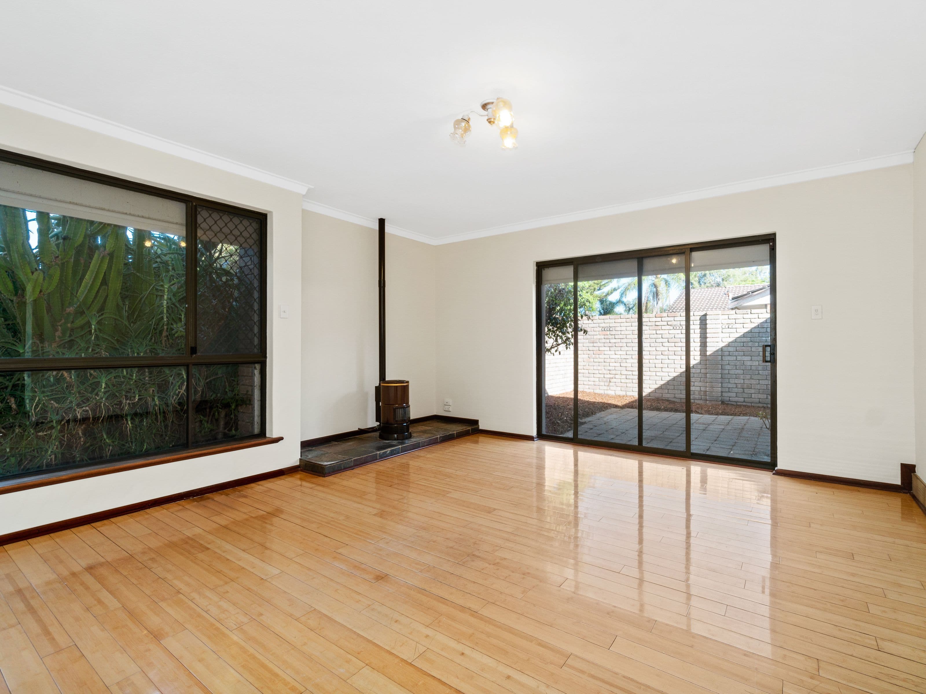 6 Hyland Way, Wilson WA 6107, Wilson - Thumbnail 2