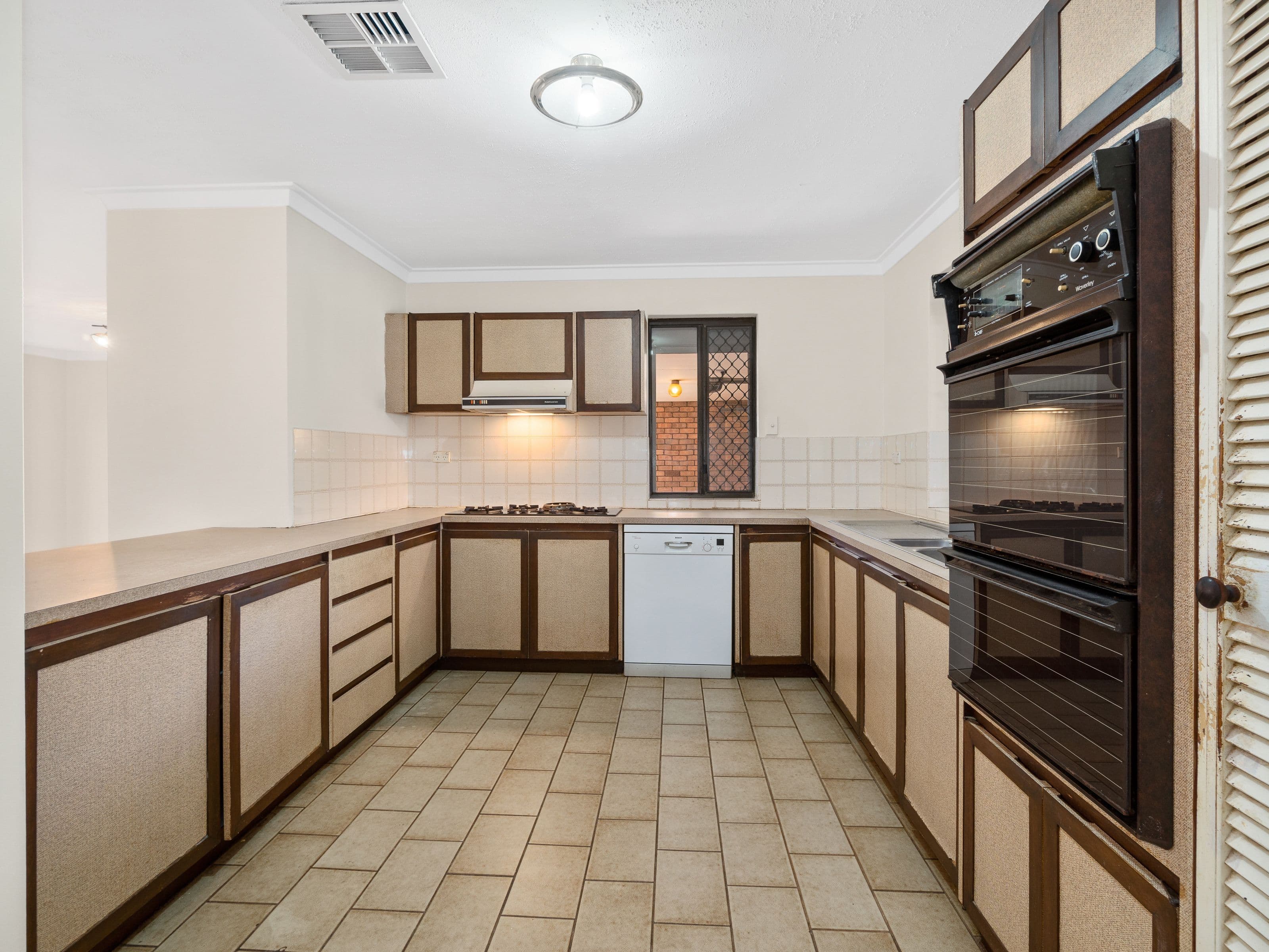 6 Hyland Way, Wilson WA 6107, Wilson - Thumbnail 6