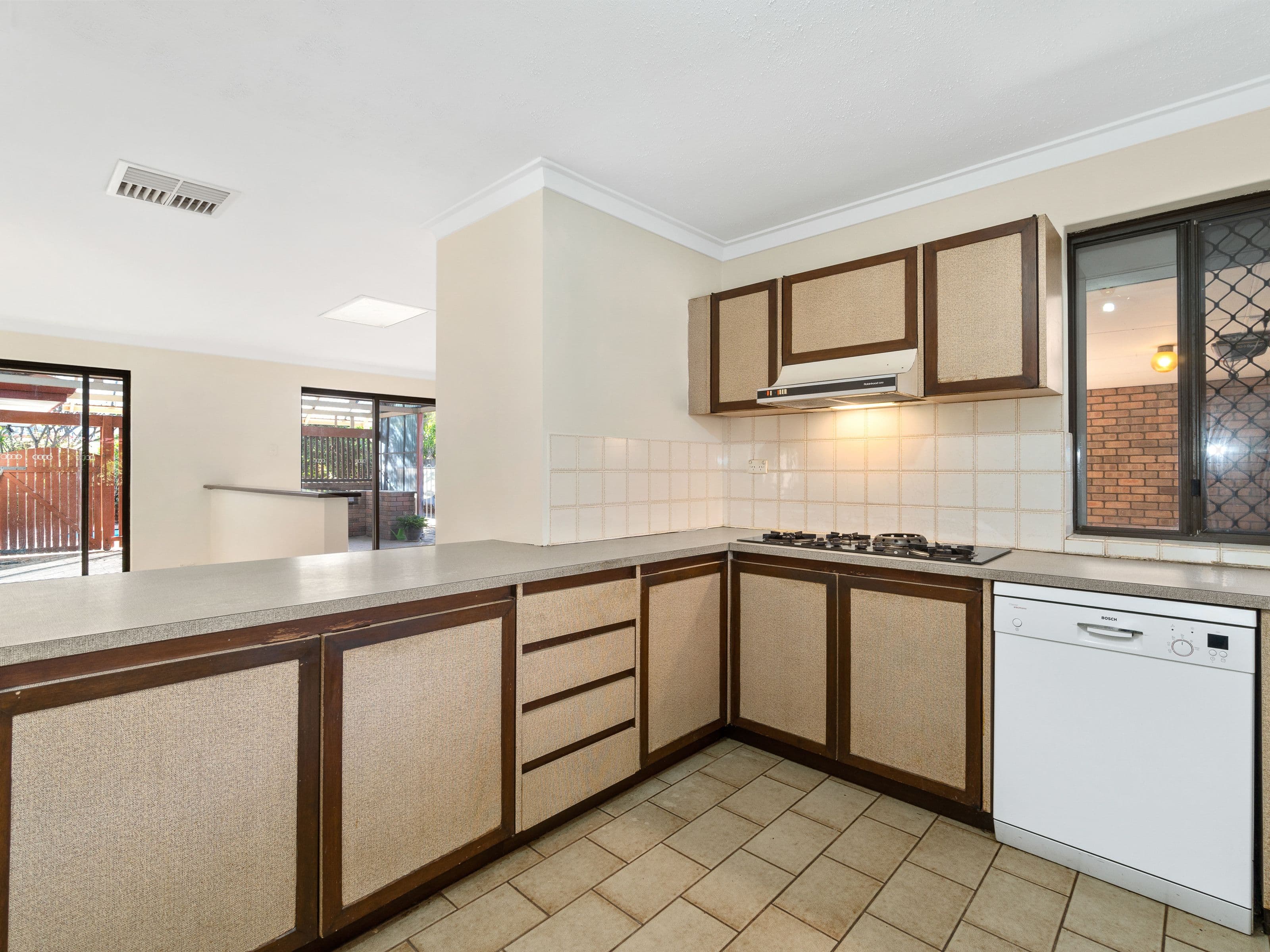 6 Hyland Way, Wilson WA 6107, Wilson - Thumbnail 8