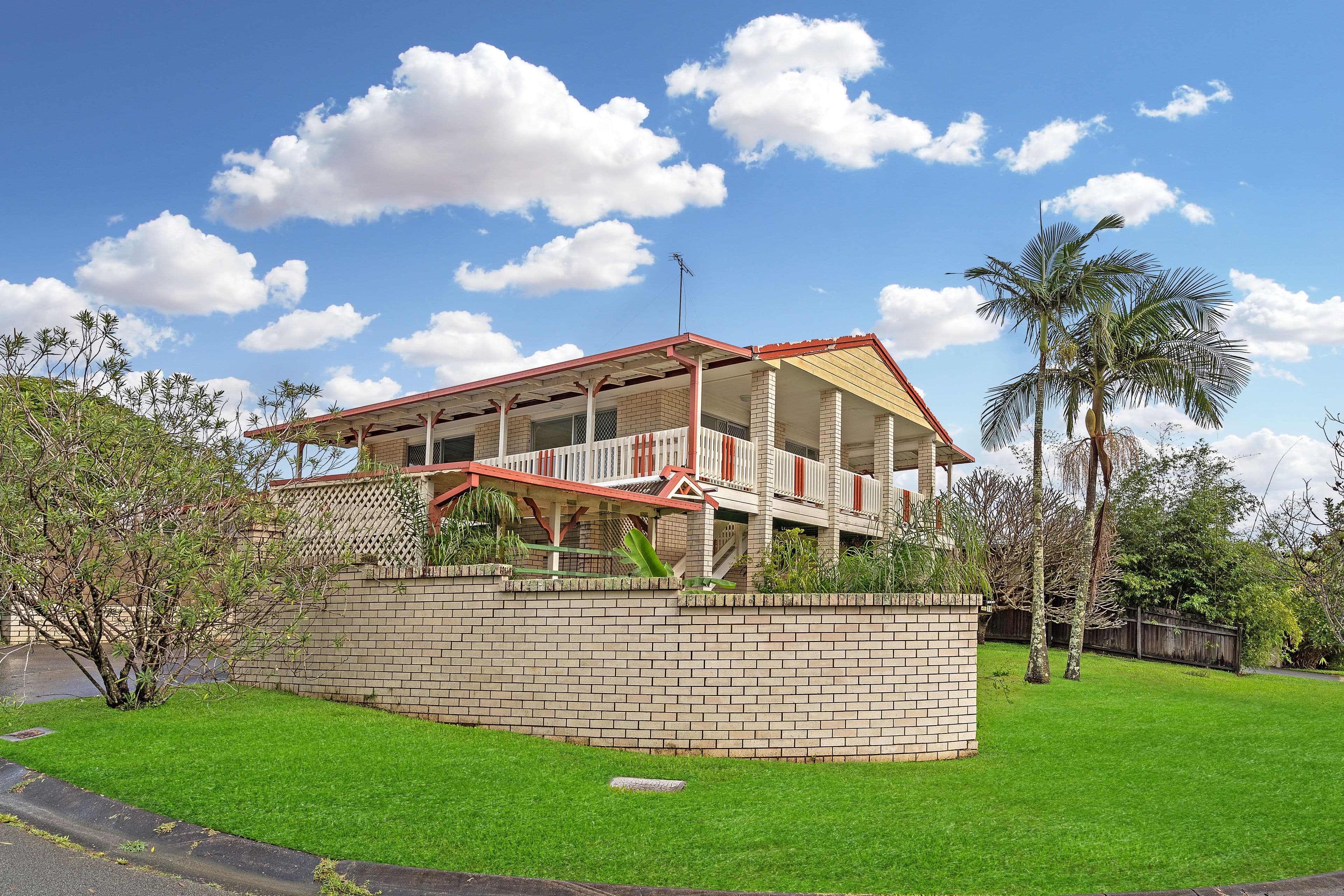 10 Dunkeith Avenue, Benowa Waters QLD 4217, Benowa - Image 1
