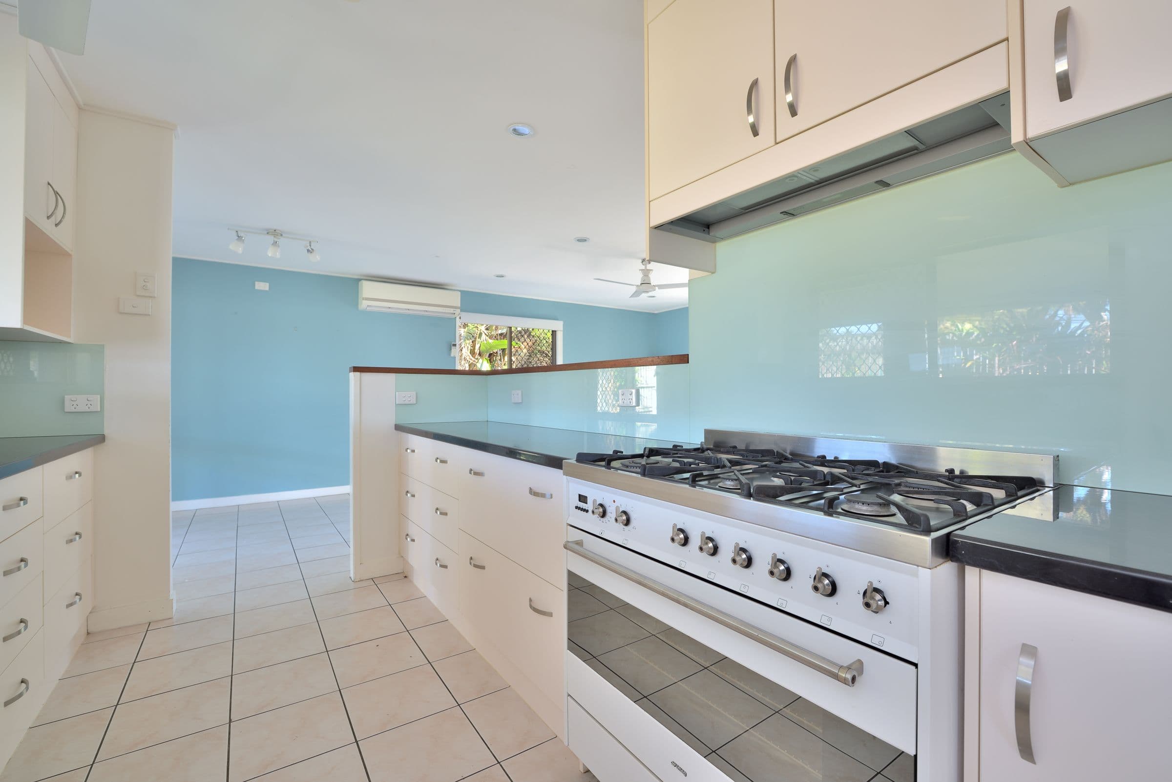 4 Intrepid Street, Clinton QLD 4680, Clinton - Thumbnail 4