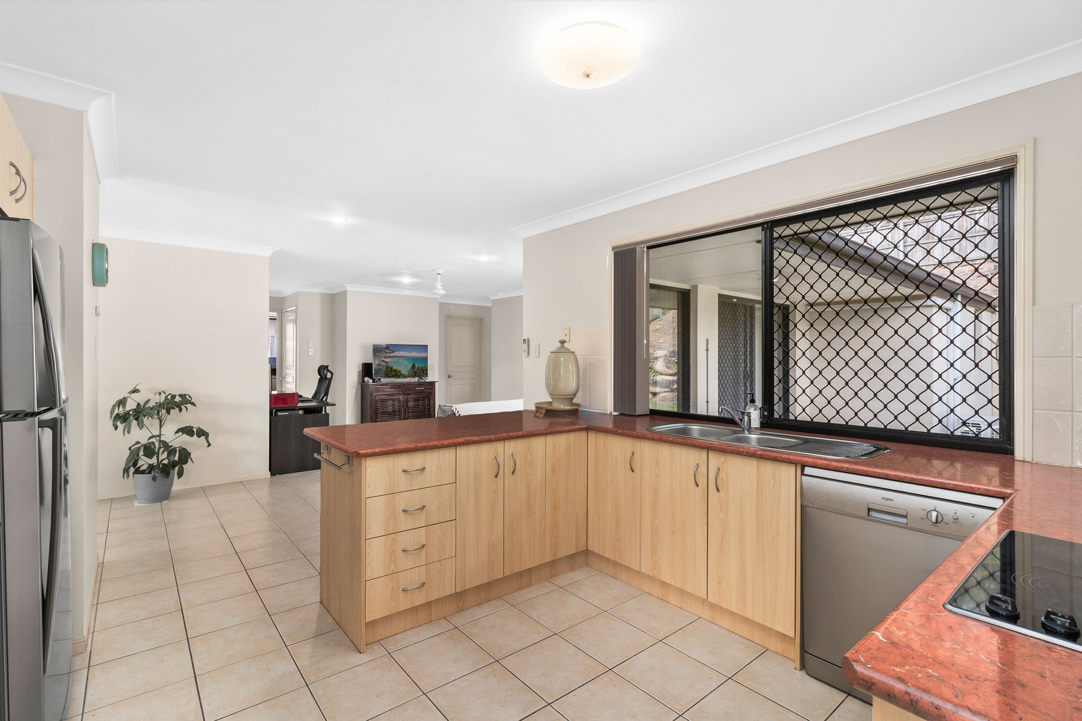 15 Paddy Place, Oxenford QLD 4210, Oxenford - Thumbnail 8