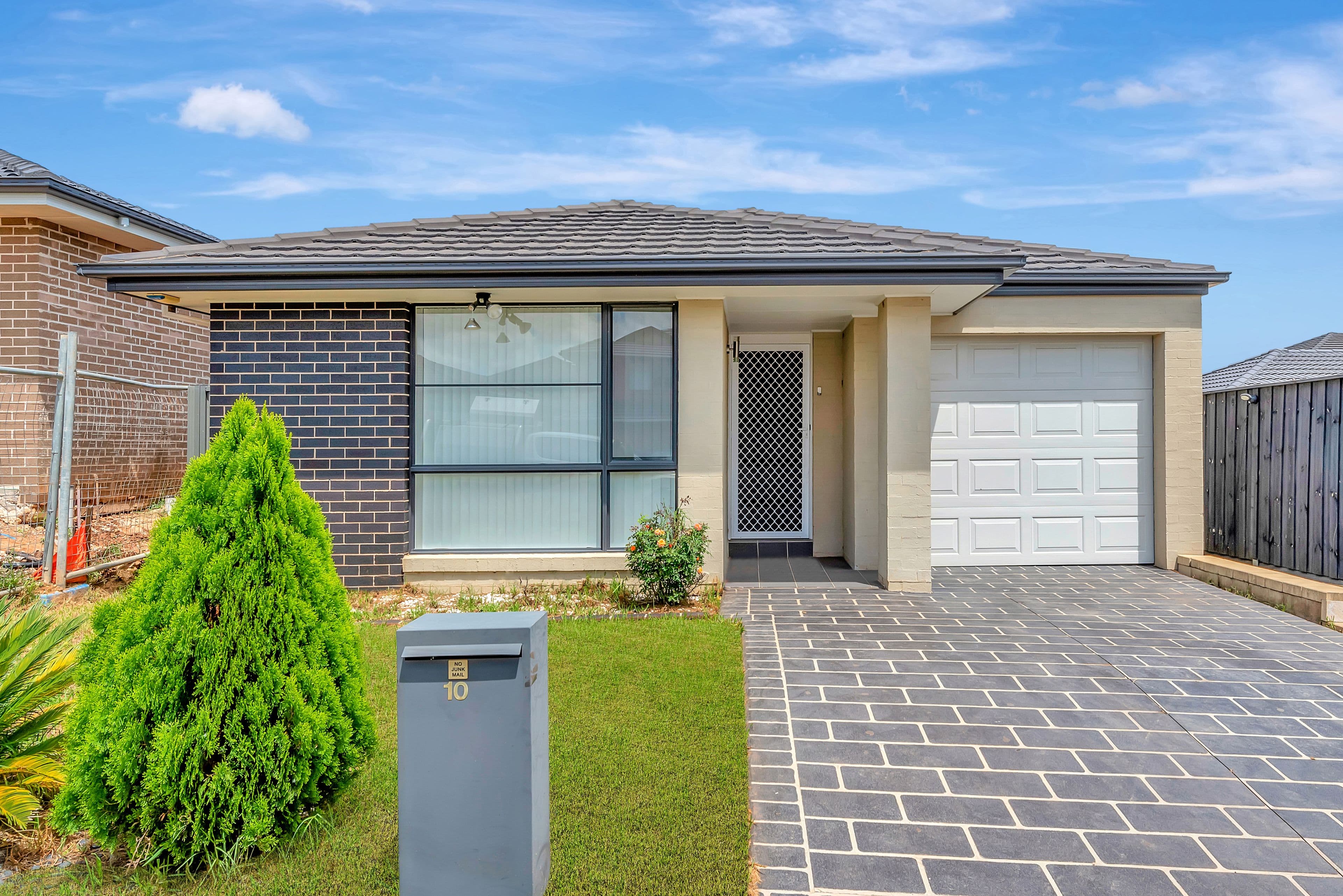 Middleton Grange NSW 2171, Middleton Grange - Image 1