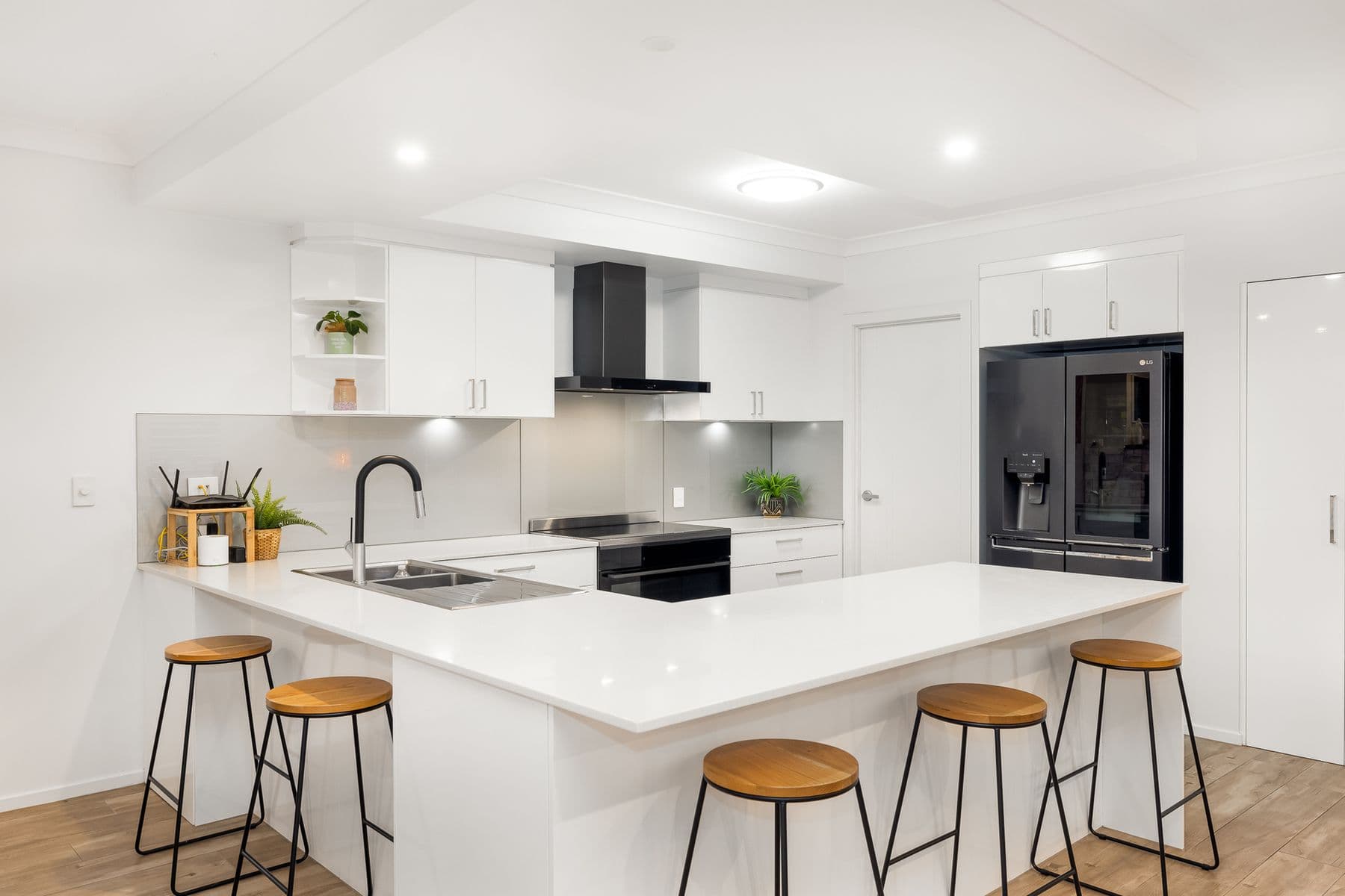 28 Pebble Beach Drive, Windaroo QLD 4207, Windaroo - Thumbnail 4