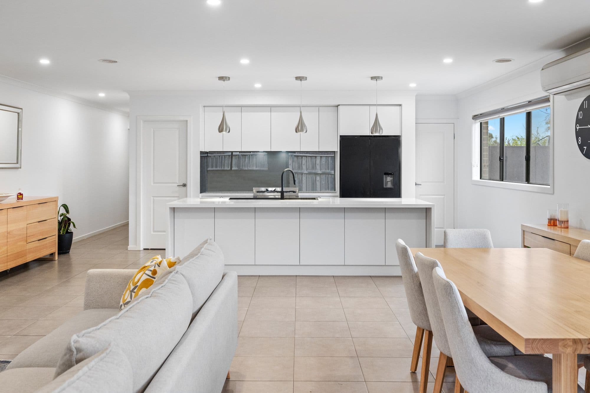 42 Powlett Street, Werribee VIC 3030, Werribee - Thumbnail 2