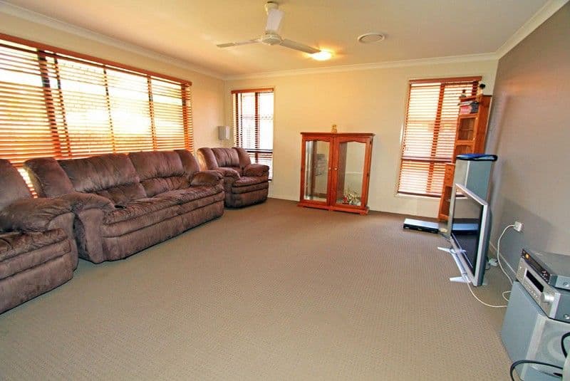 13 Shadow Brook Place, YEPPOON QLD 4703, Yeppoon - Thumbnail 6