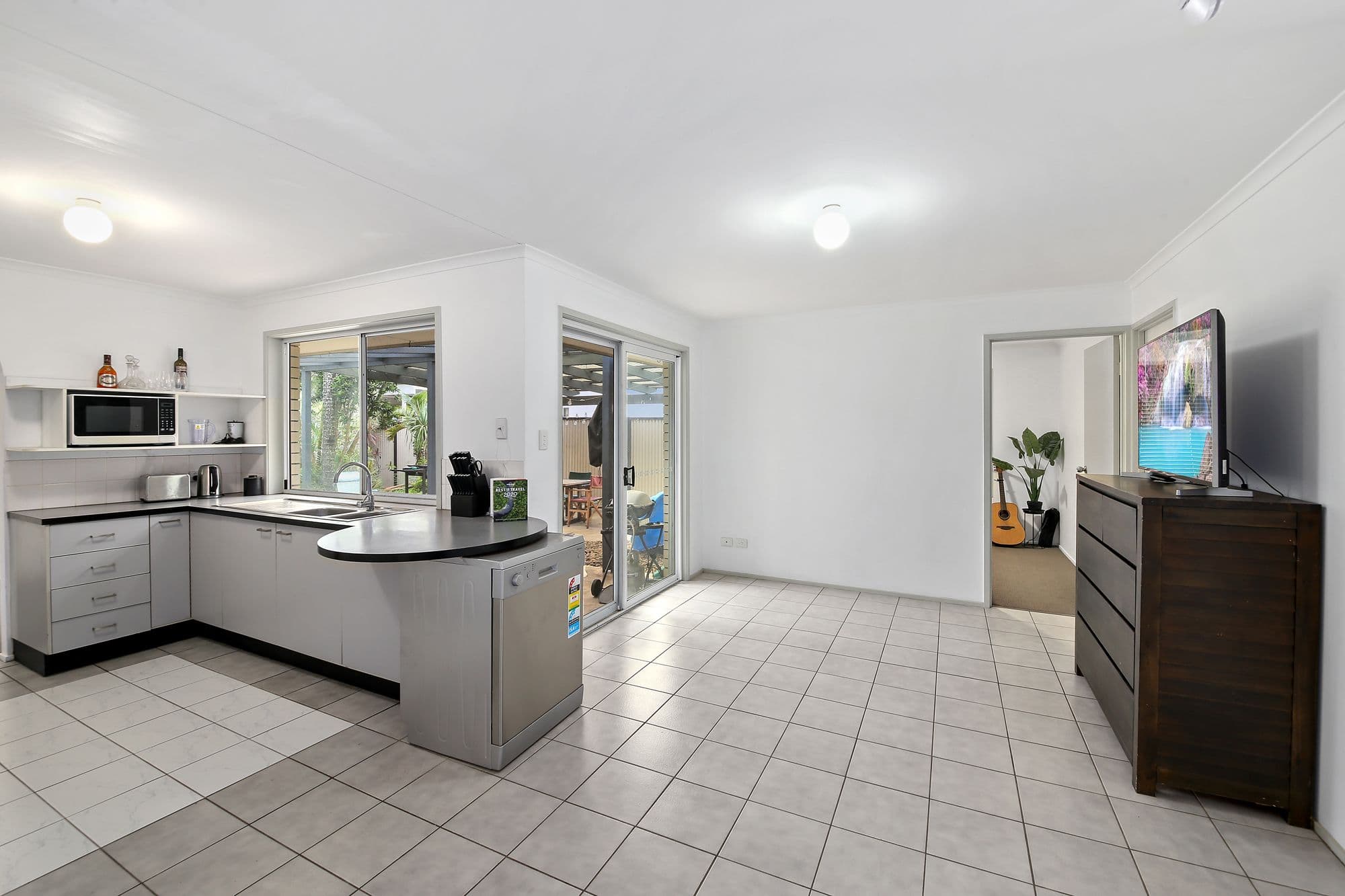 11 Starboard Place, Wurtulla QLD 4575, Wurtulla - Thumbnail 5