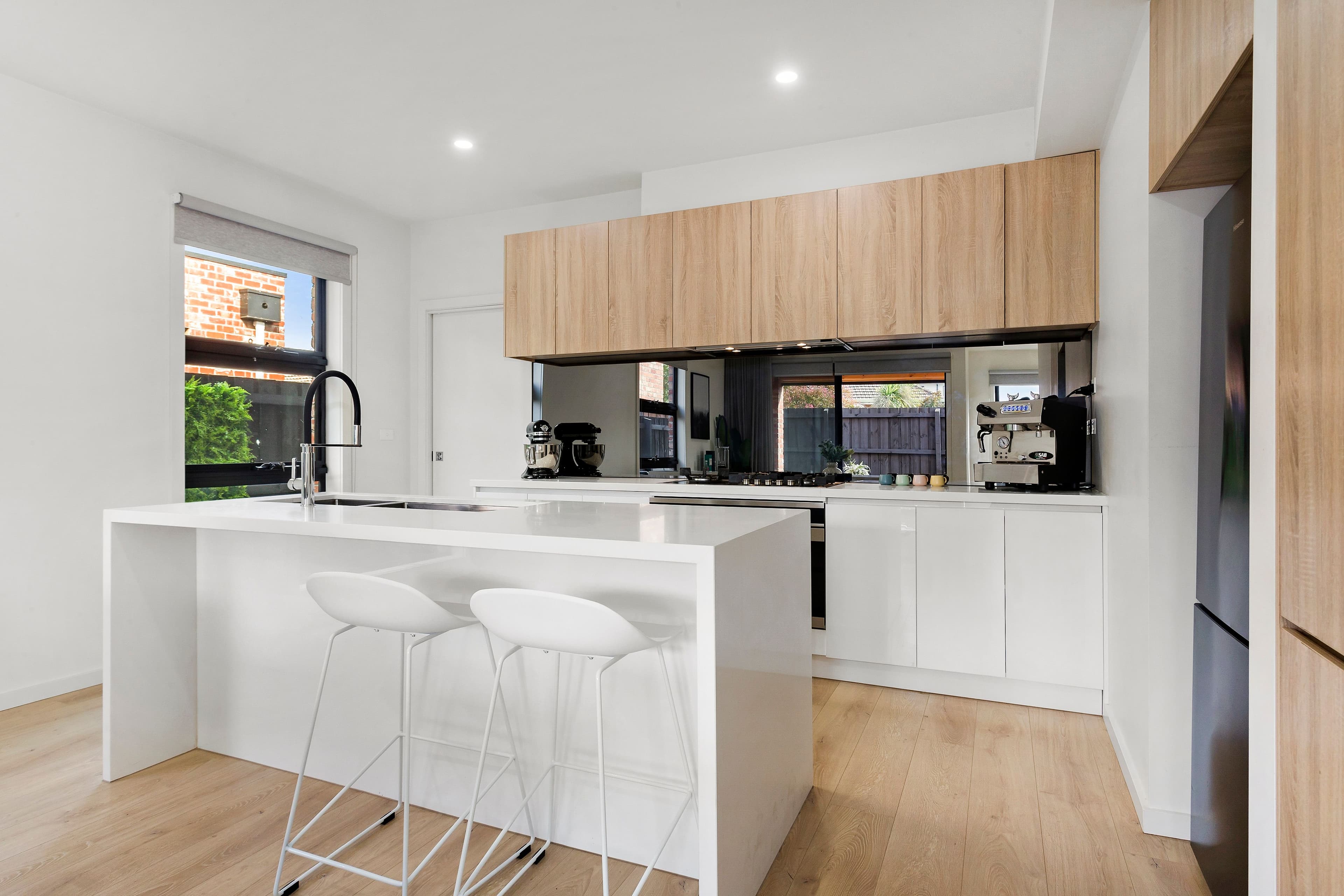 16 Army Avenue, Reservoir VIC 3073, Reservoir - Thumbnail 2