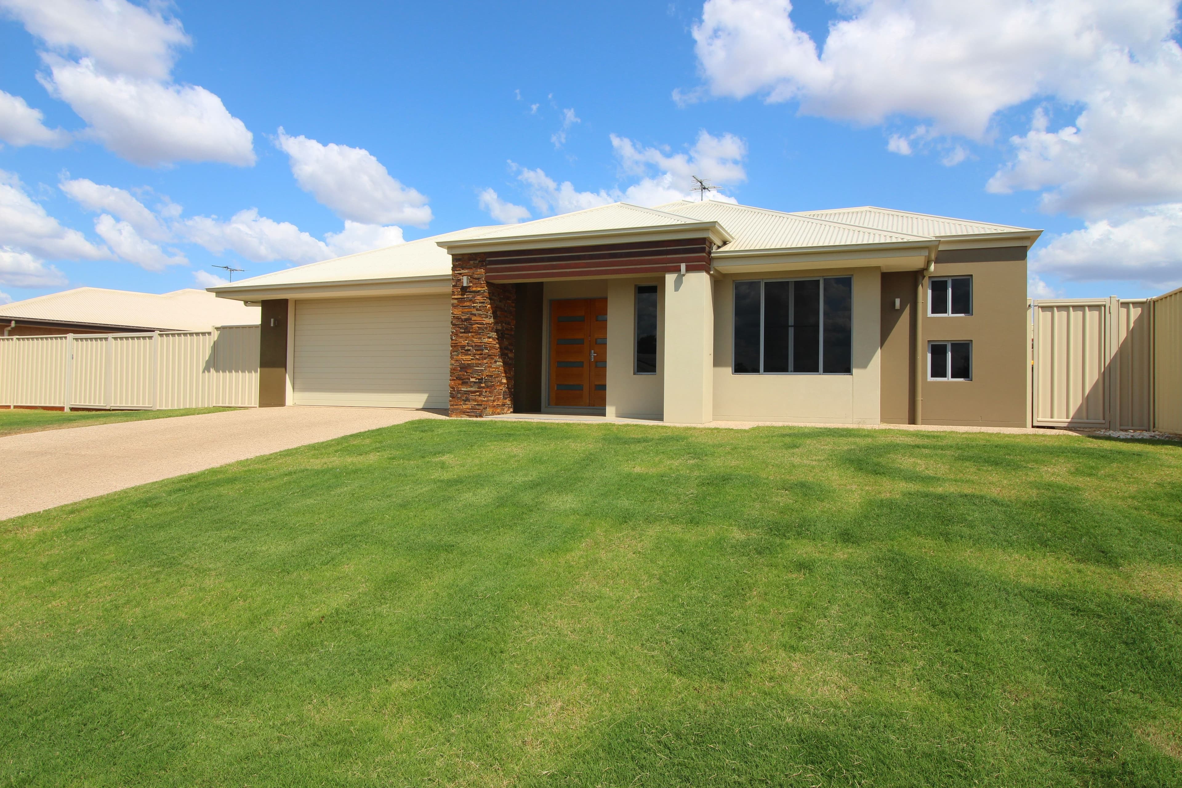 15 Berthun Street, Emerald QLD 4720, Emerald - Image 1