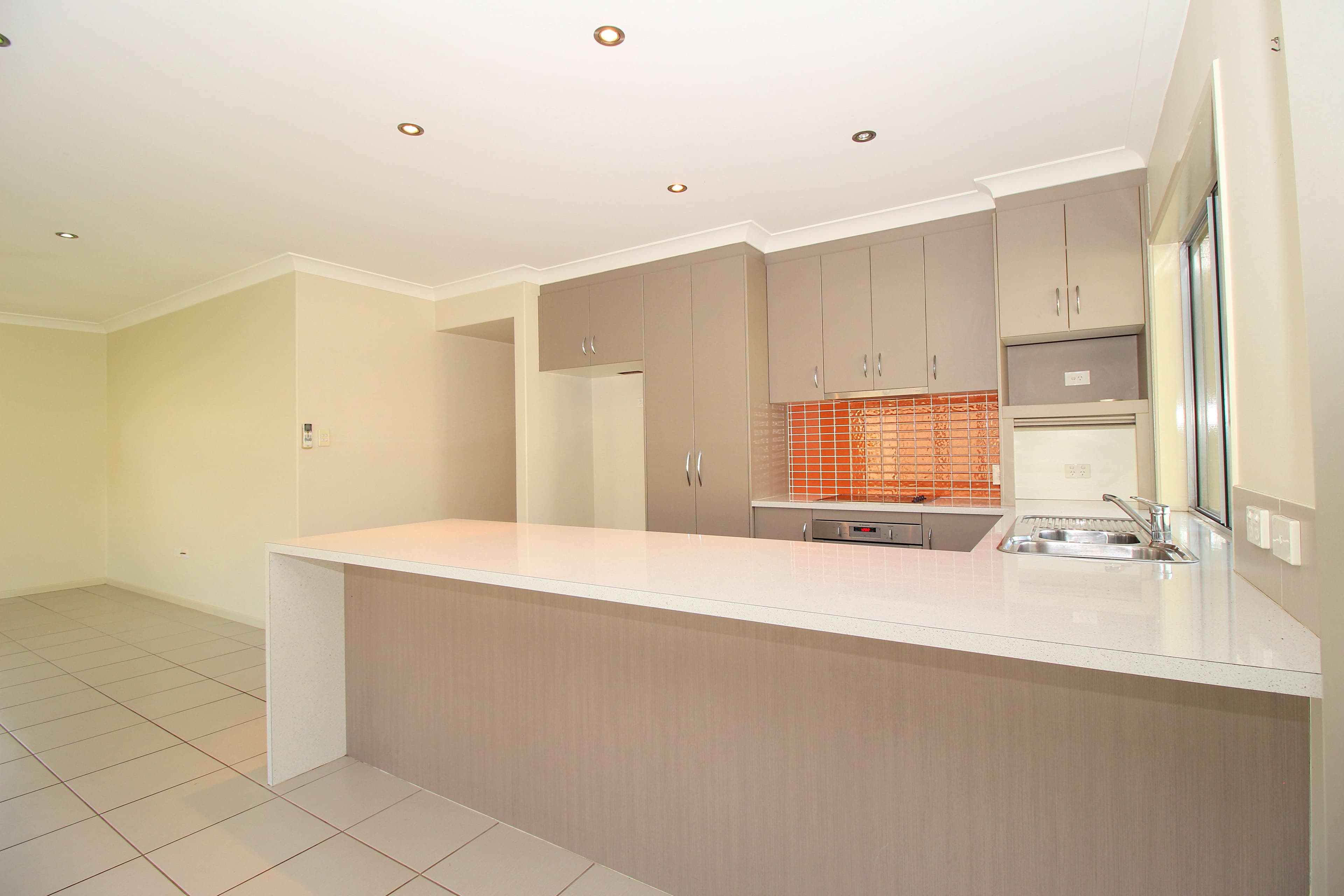 15 Berthun Street, Emerald QLD 4720, Emerald - Thumbnail 5