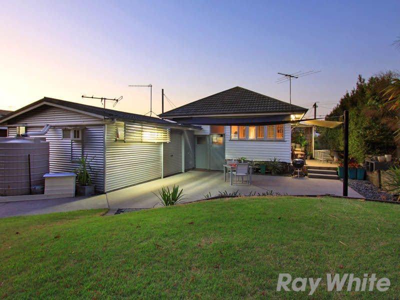 16 Chigwell Street, WAVELL HEIGHTS QLD 4012, Wavell Heights - Thumbnail 2