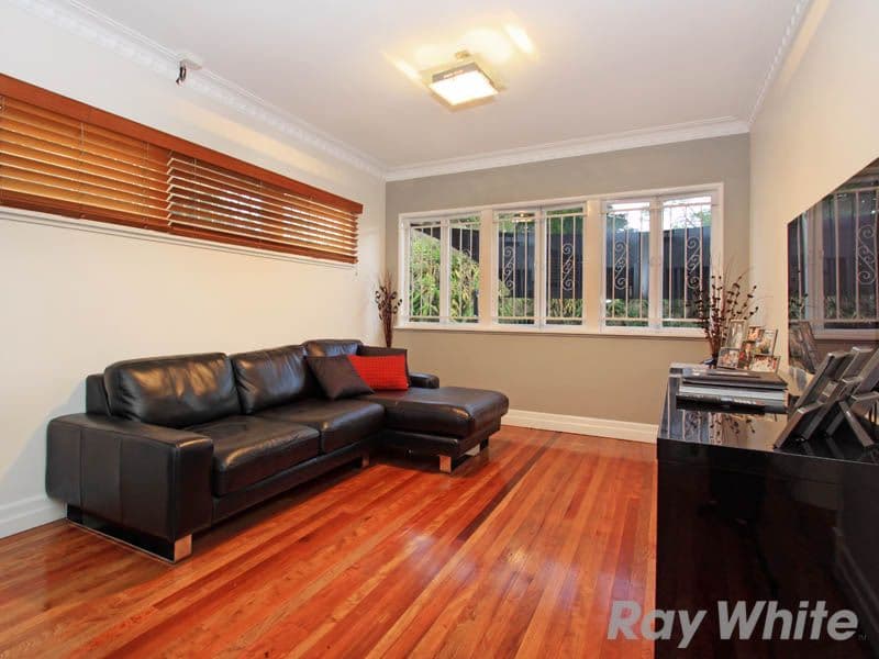 16 Chigwell Street, WAVELL HEIGHTS QLD 4012, Wavell Heights - Thumbnail 4