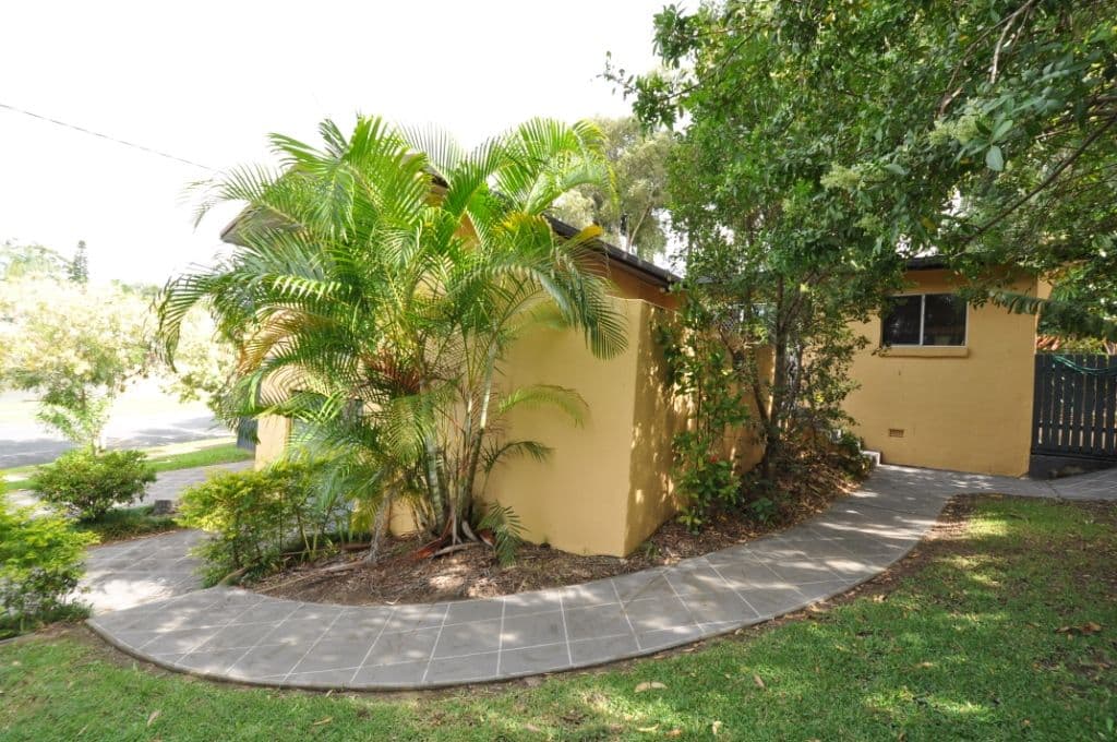 56 Kindra Avenue, SOUTHPORT QLD 4215, Southport - Thumbnail 2