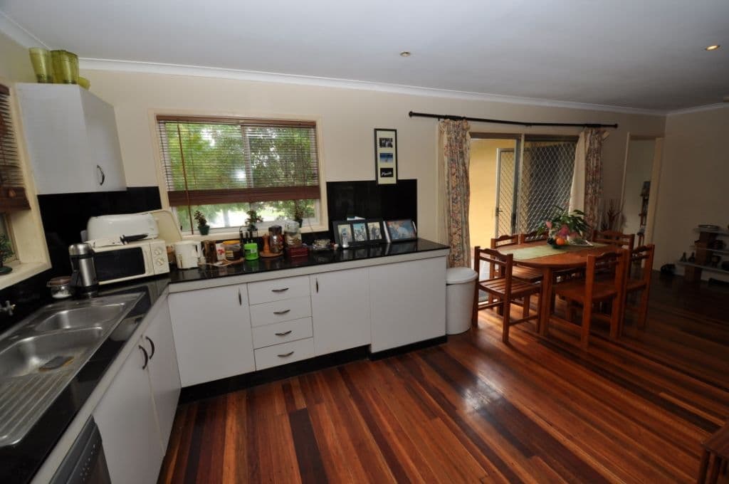 56 Kindra Avenue, SOUTHPORT QLD 4215, Southport - Thumbnail 3