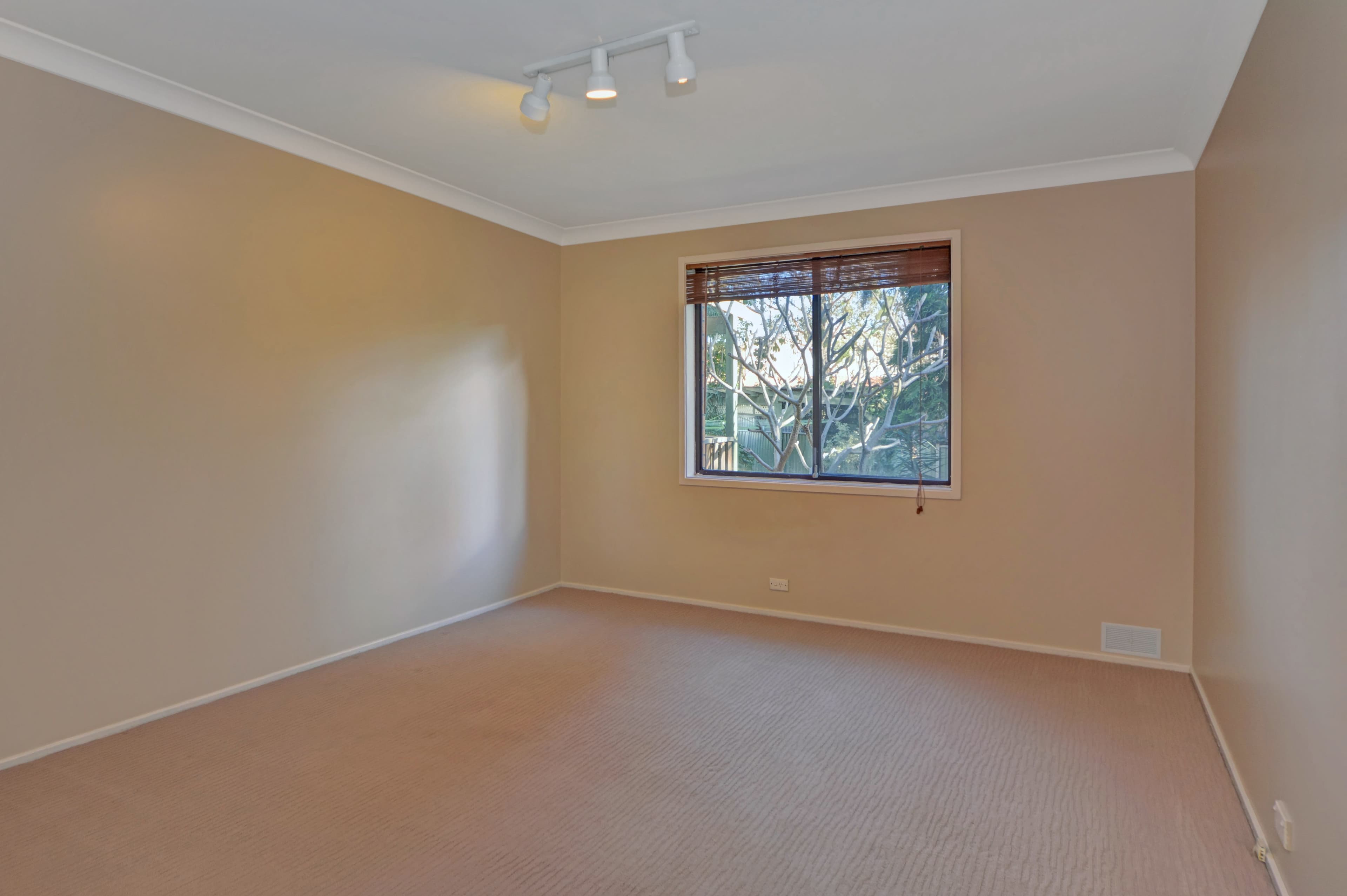 4 Kerry Close, Barrack Heights - Thumbnail 7