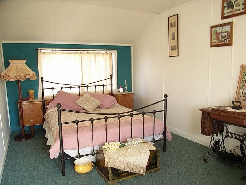 15  McKinlay Street, ECHUCA VIC 3564, Echuca - Thumbnail 5