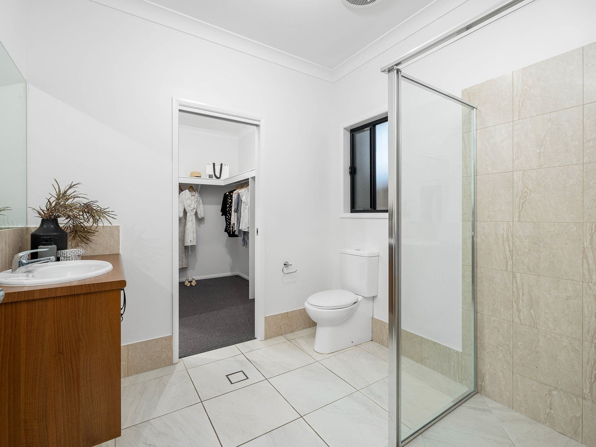 17 Lincoln Crescent, Upper Kedron QLD 4055, Upper Kedron - Thumbnail 8