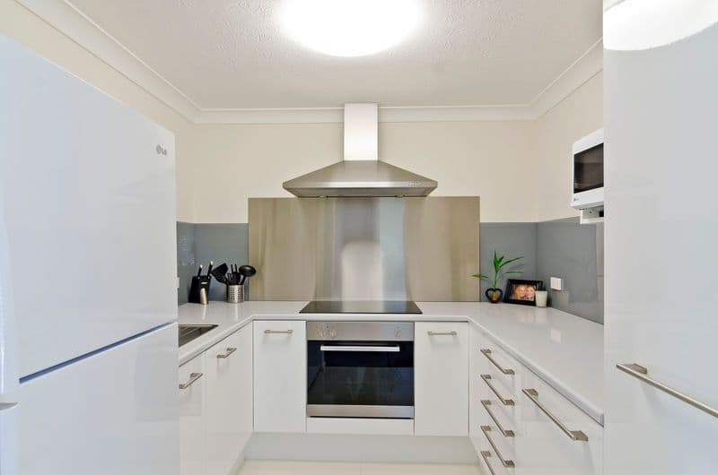 19 Fifteenth Avenue, PALM BEACH QLD 4221, Palm Beach - Thumbnail 2