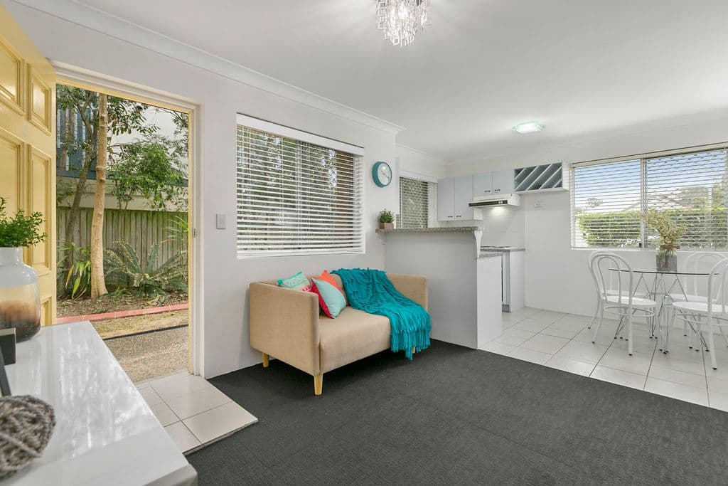 11 Jamieson Street, Bulimba QLD 4171, Bulimba - Thumbnail 2