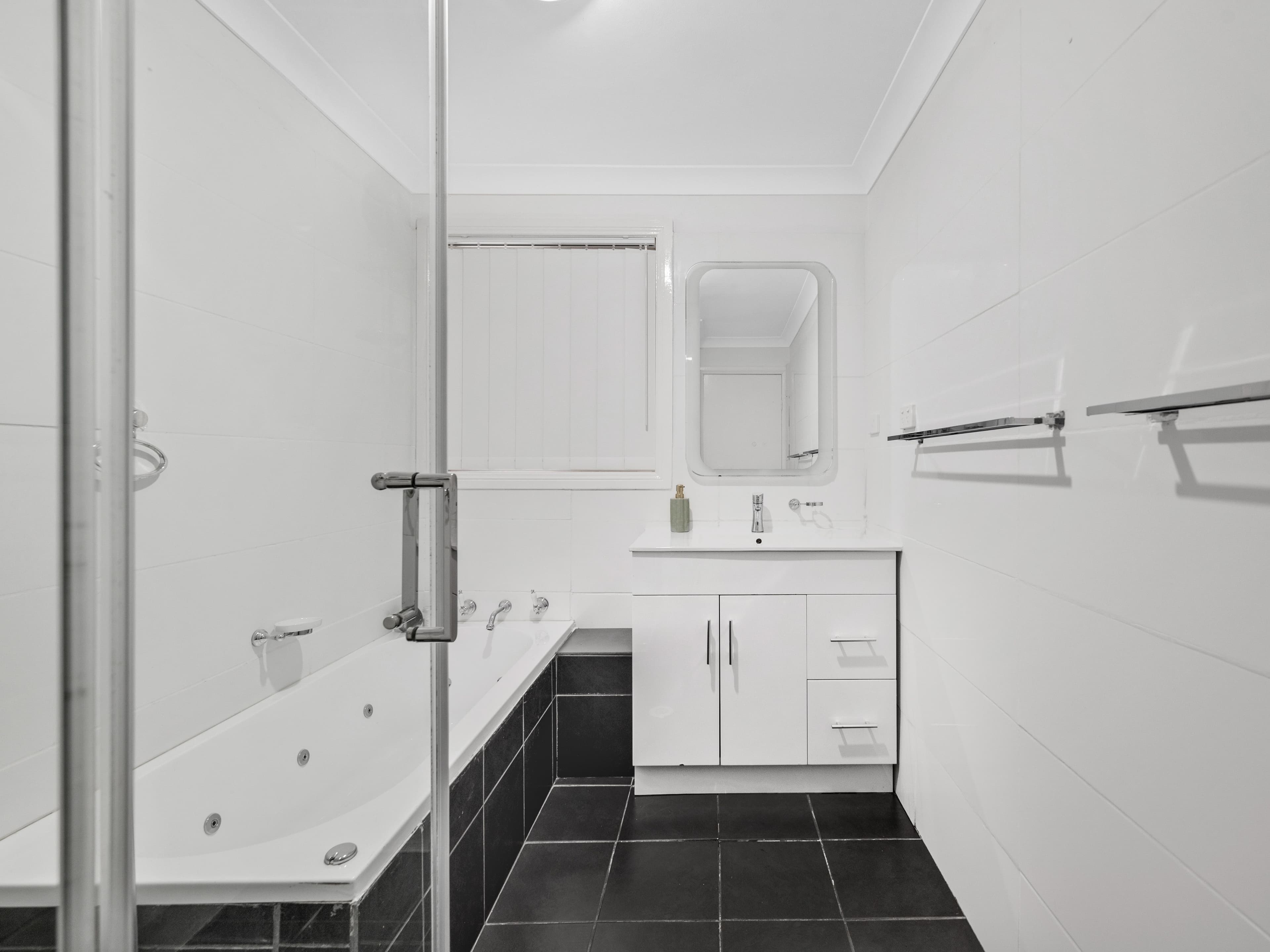 10B Greco Place, Rosemeadow NSW 2560, Rosemeadow - Thumbnail 8
