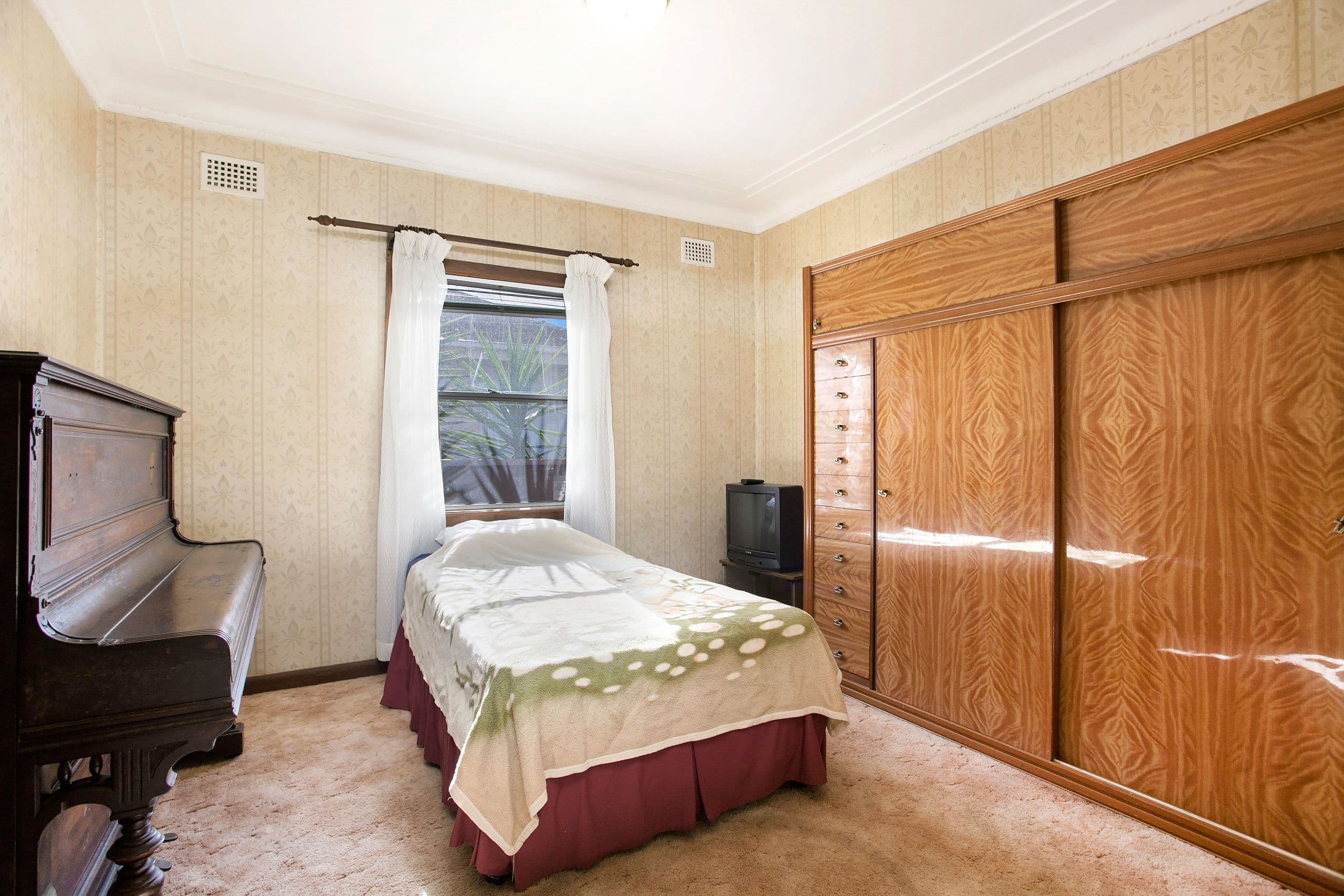 12 Yathong Road, Caringbah - Thumbnail 6