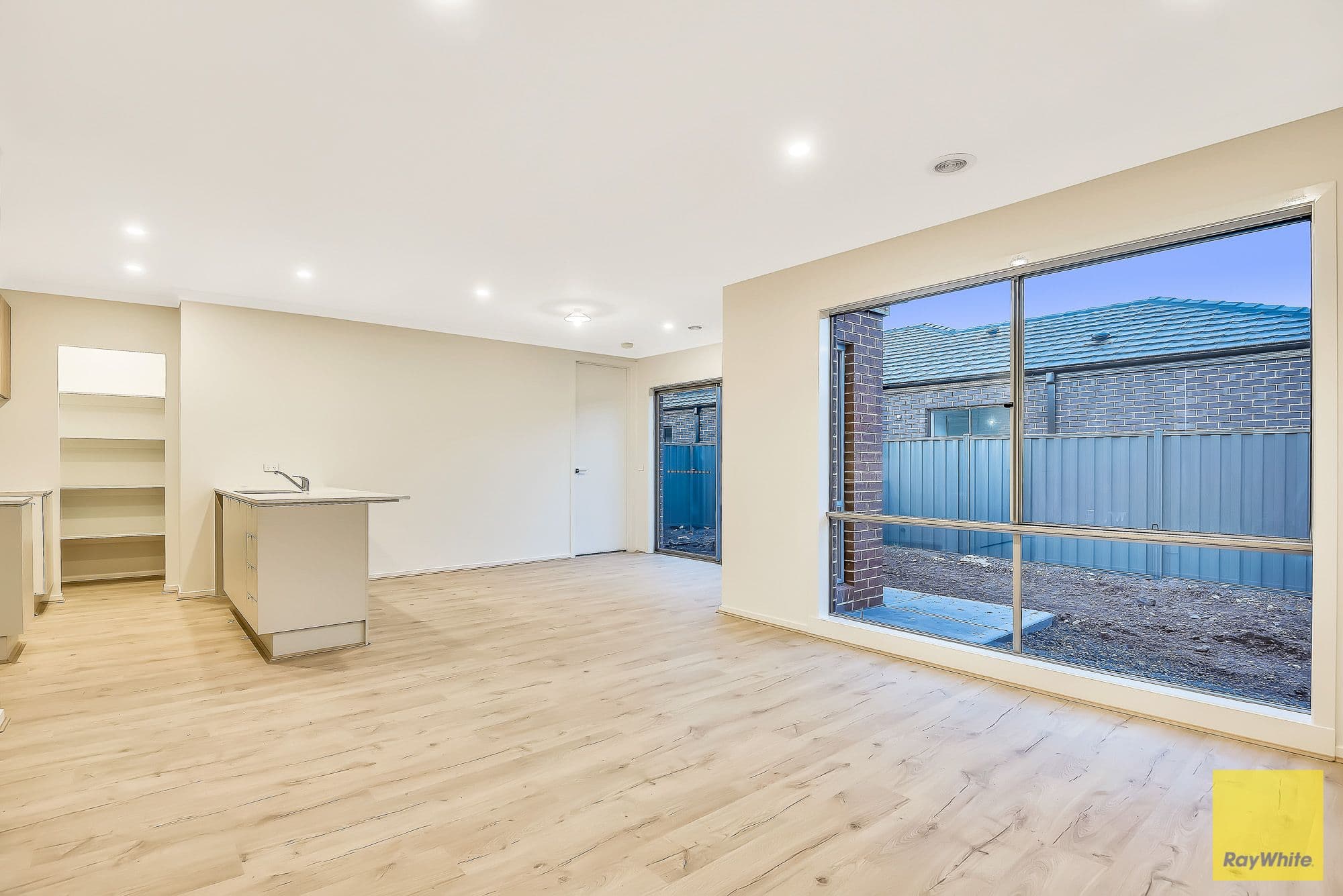10 Ritchie Circuit, Tarneit VIC 3029, Tarneit - Thumbnail 3