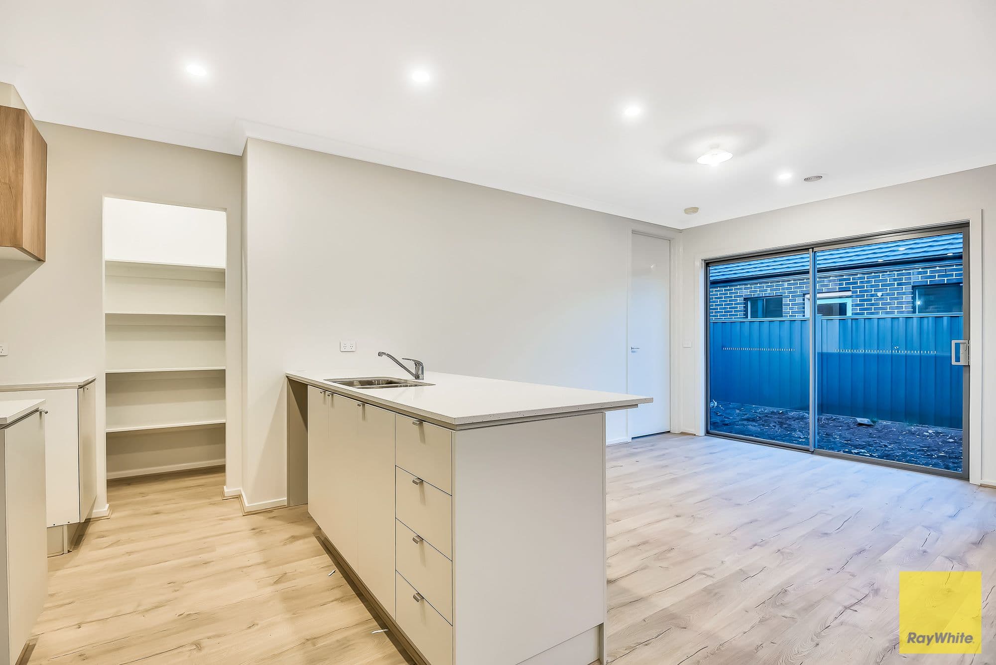 10 Ritchie Circuit, Tarneit VIC 3029, Tarneit - Thumbnail 4