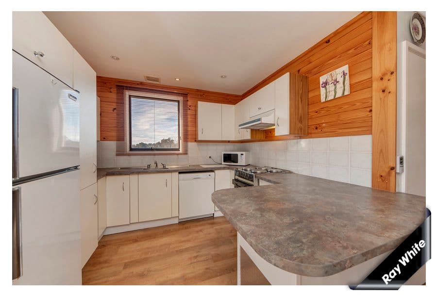 9 Delatite Court, Yallambie, Yallambie - Thumbnail 2