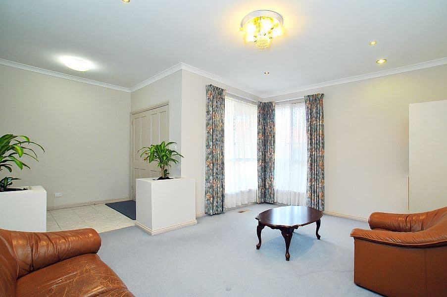 61 Churinga Avenue, MITCHAM VIC 3132, Mitcham - Thumbnail 2