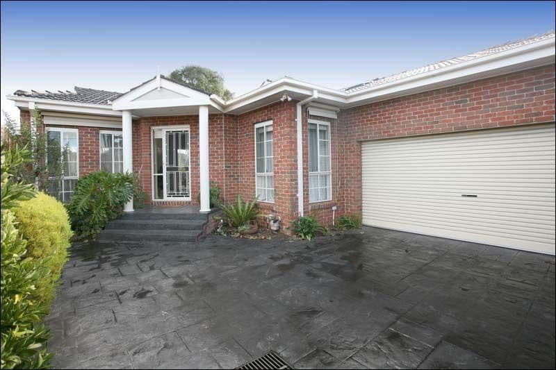 17 Headingley Road, MOUNT WAVERLEY VIC 3149, Mount Waverley - Image 1
