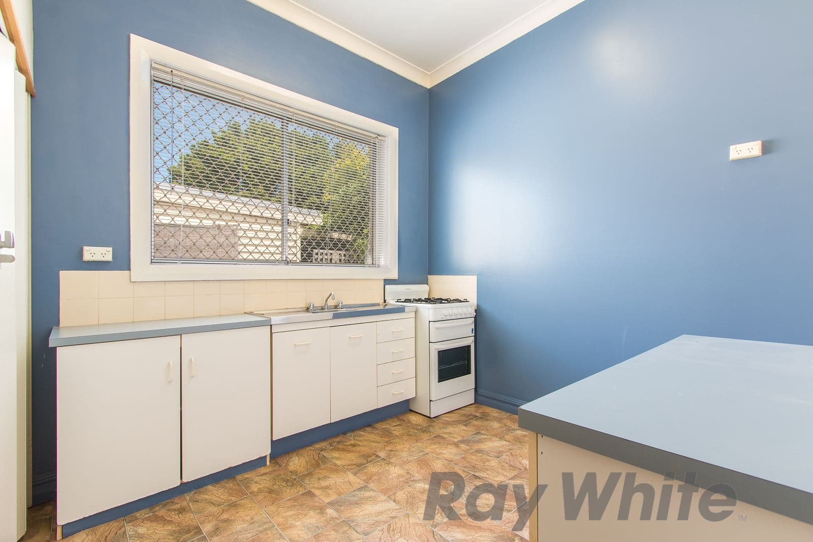 74 James Street, Hamilton - Thumbnail 2