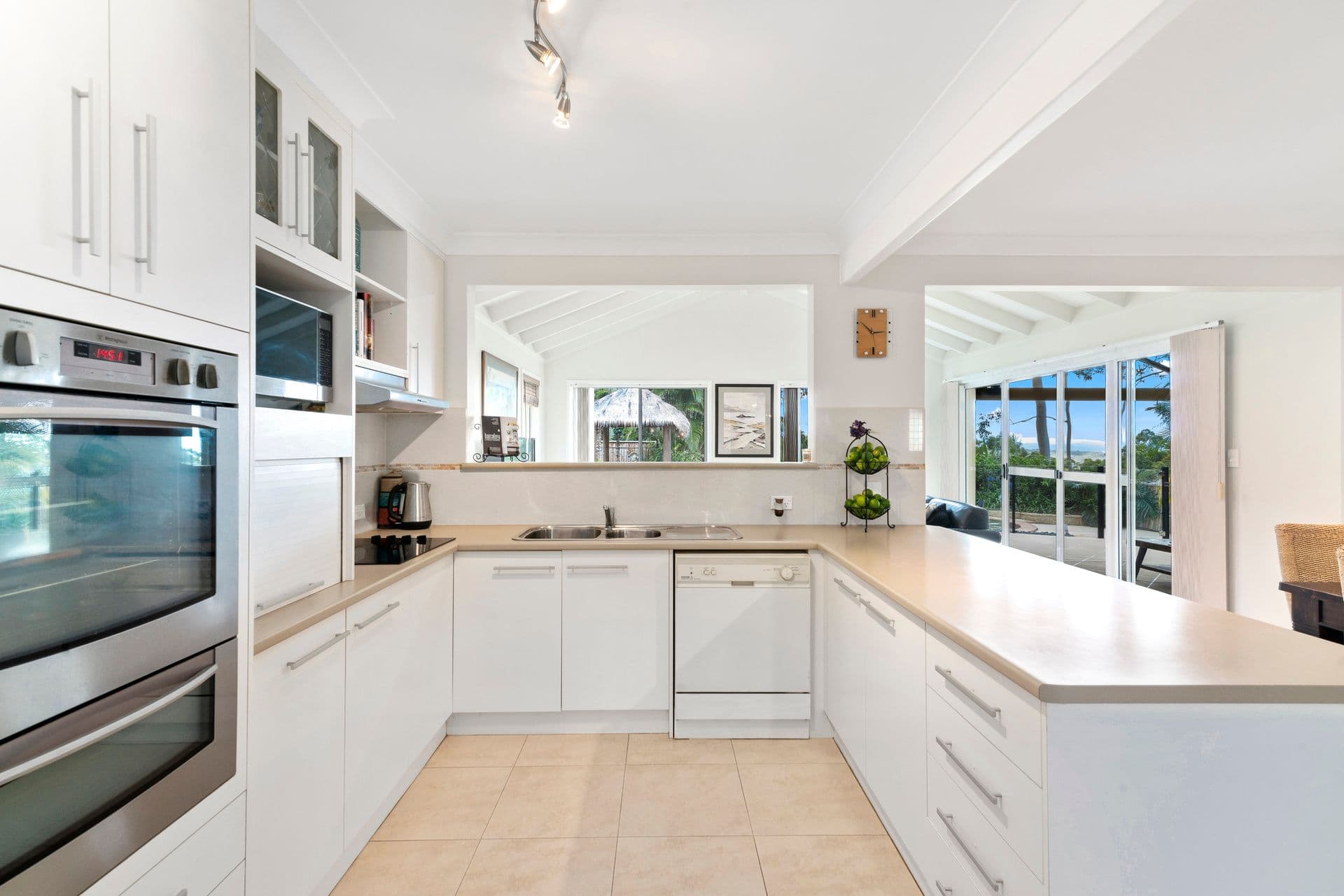 171 Simpsons Road, Elanora QLD 4221, Elanora - Thumbnail 3