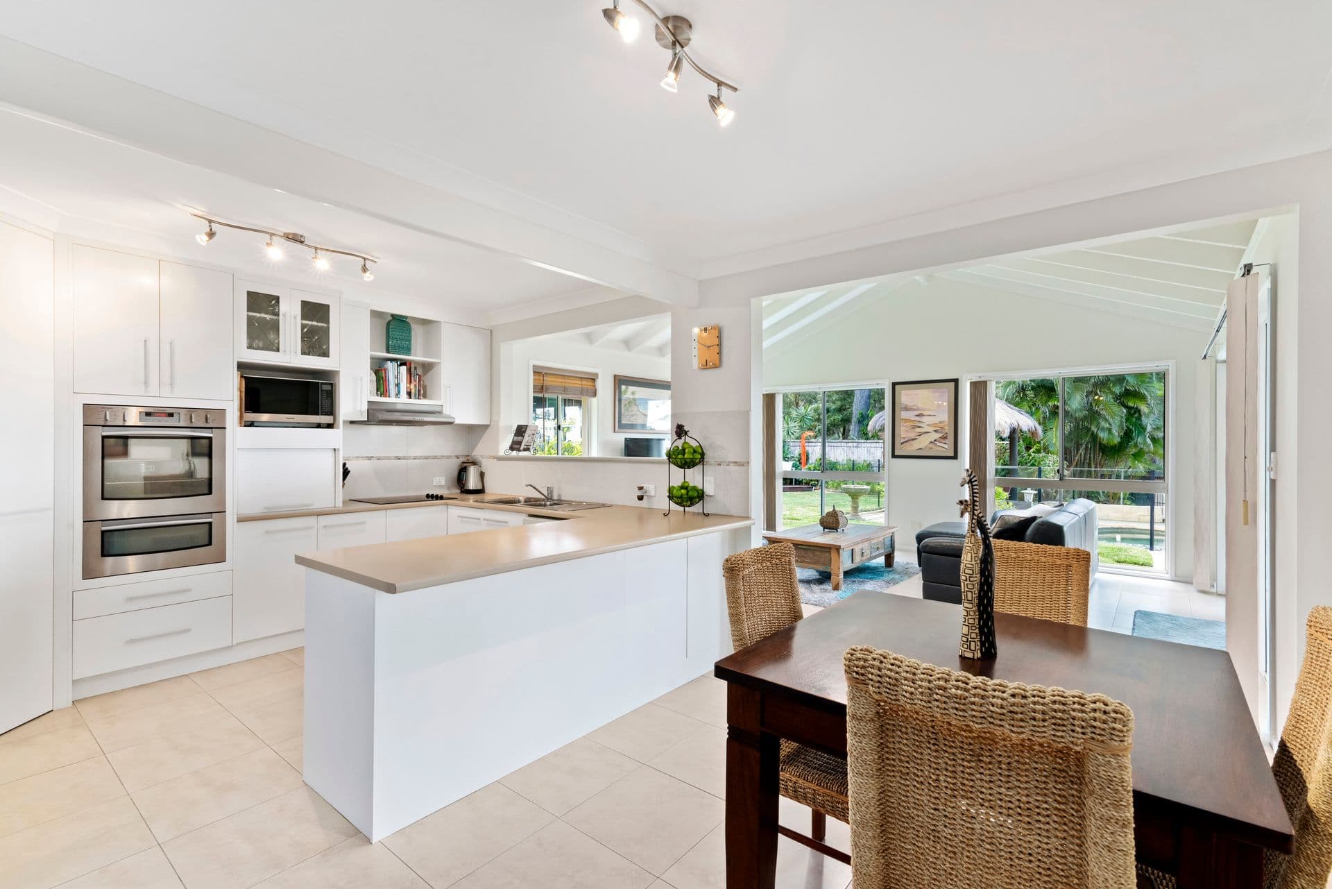 171 Simpsons Road, Elanora QLD 4221, Elanora - Thumbnail 4