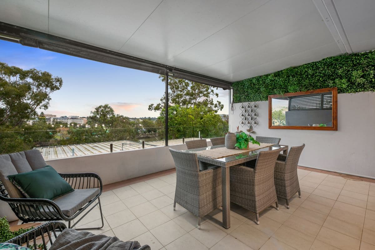 17 Rosecliffe Street, Highgate Hill QLD 4101, Highgate Hill - Thumbnail 2