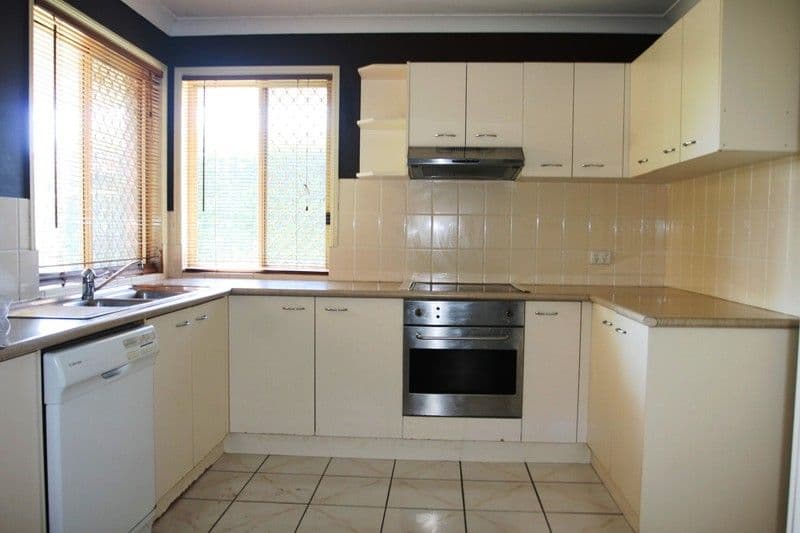 11 Karall Street, ORMEAU QLD 4208, Ormeau - Thumbnail 2