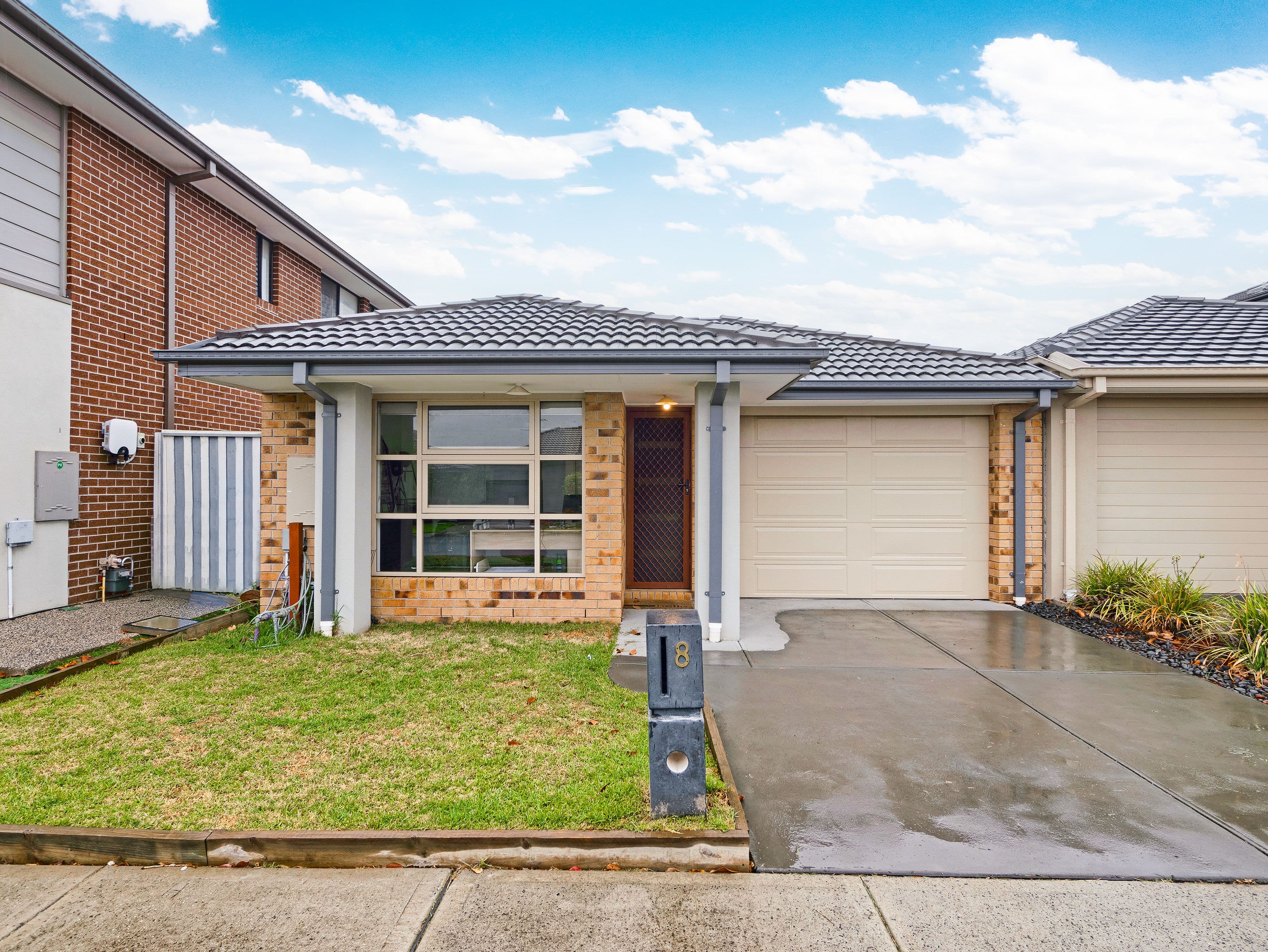 8 Romulus Crescent, Cranbourne West VIC 3977, Cranbourne West - Image 1