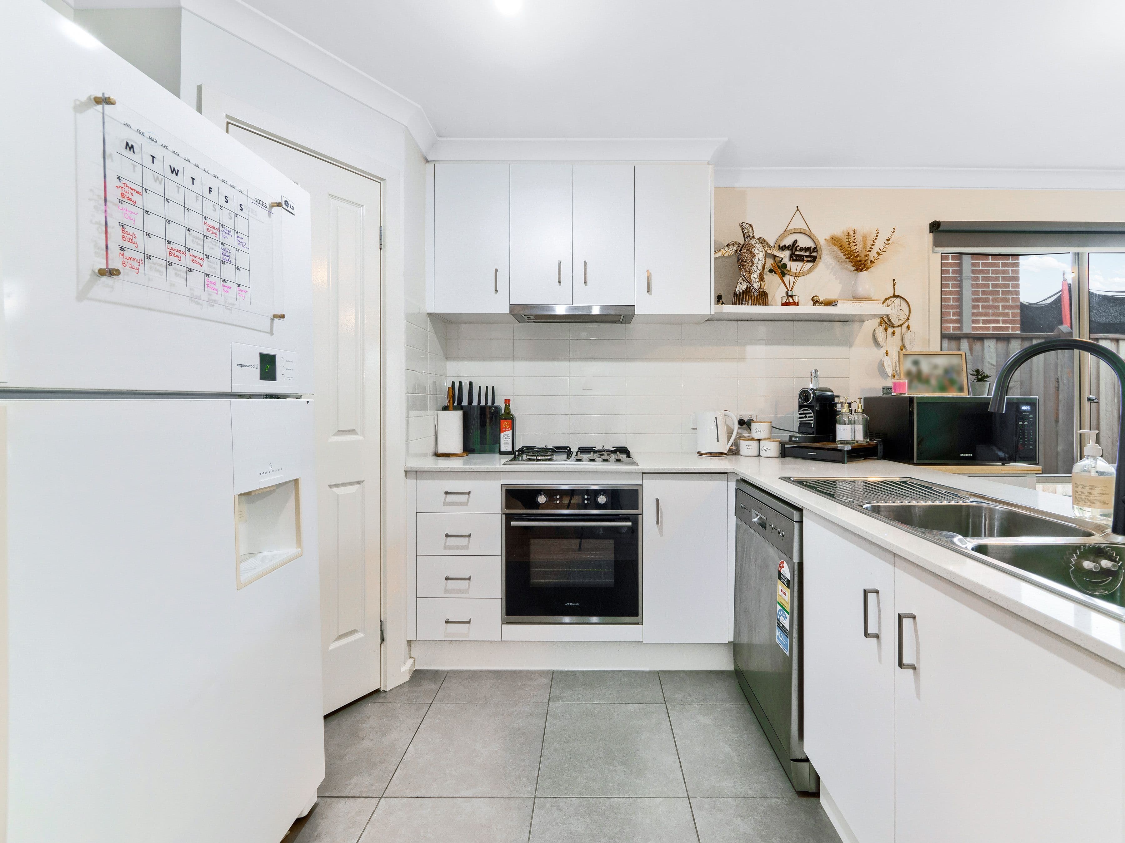 8 Romulus Crescent, Cranbourne West VIC 3977, Cranbourne West - Thumbnail 2