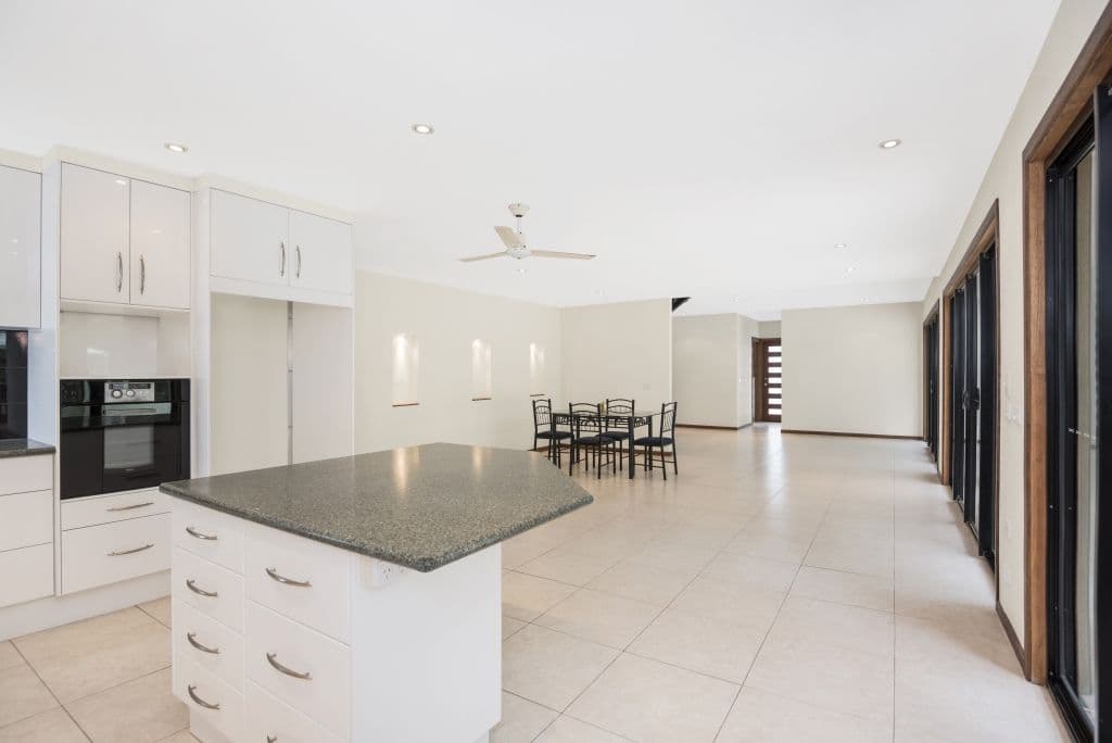6 Macaw Avenue, Miami QLD 4220, Miami - Thumbnail 8