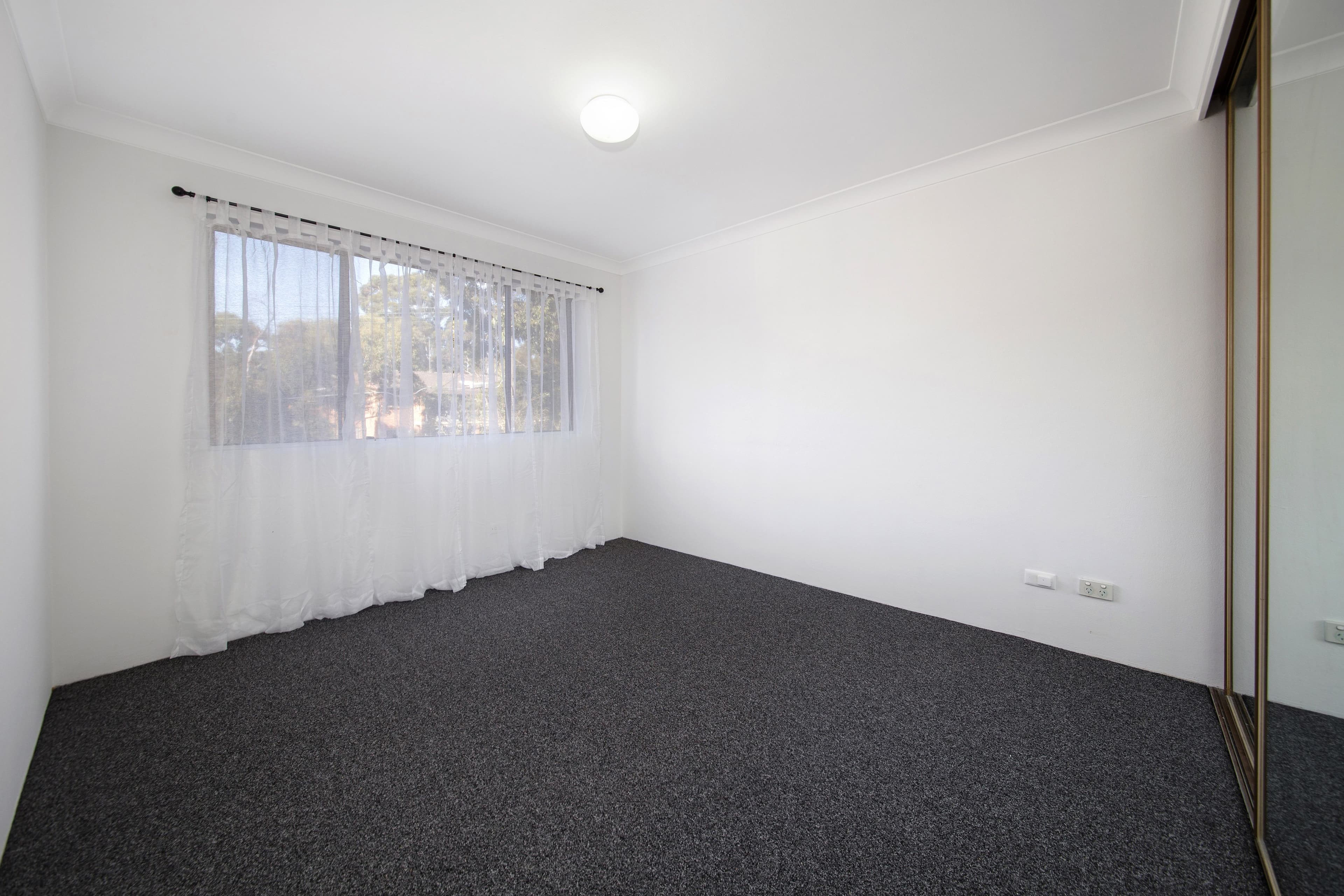 63 Auburn Street, Sutherland NSW 2232, Sutherland - Thumbnail 2