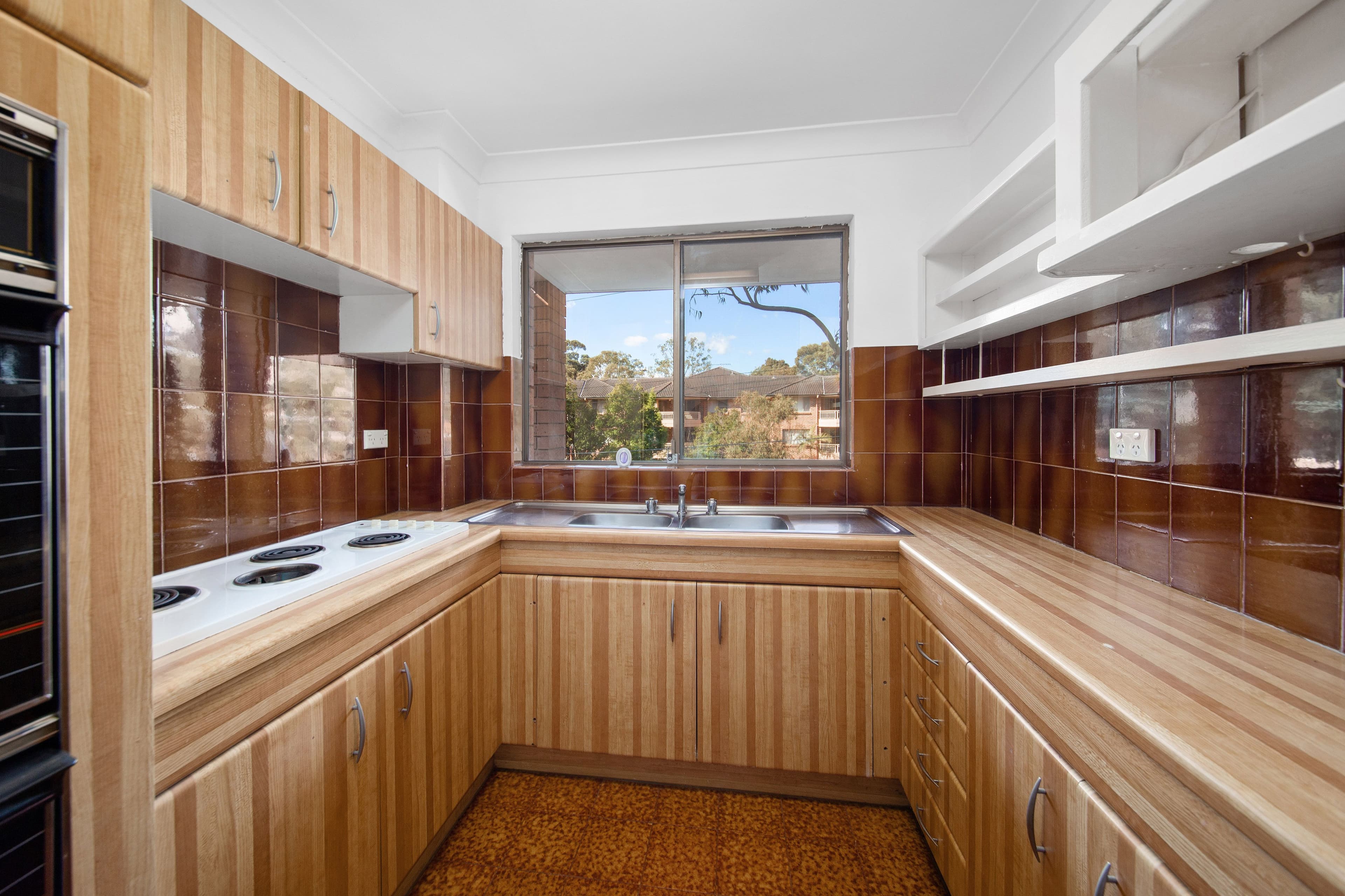 63 Auburn Street, Sutherland NSW 2232, Sutherland - Thumbnail 3