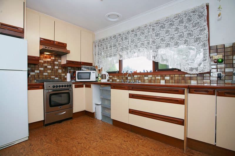 38 Sheoak Street, DOVETON VIC 3177, Doveton - Thumbnail 2