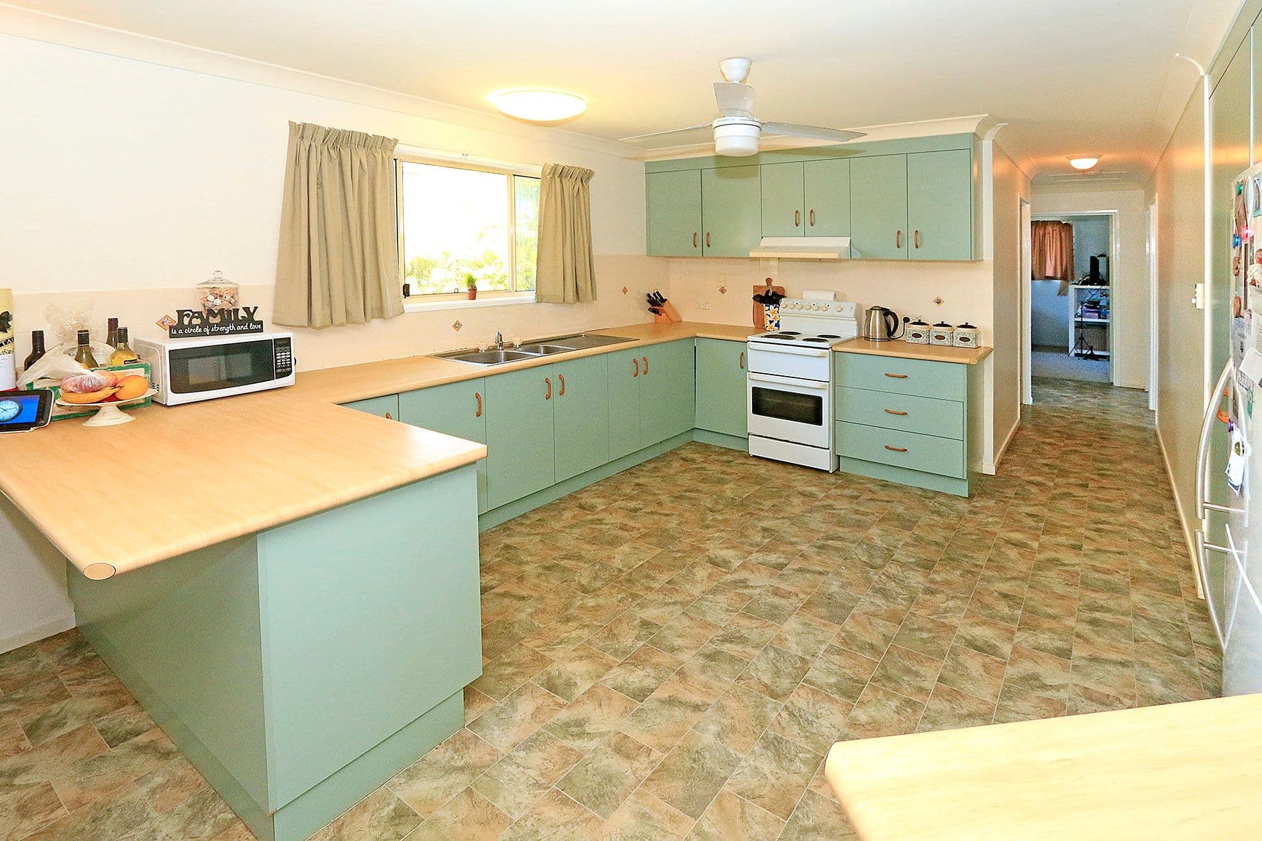 34 Capricornia Drive, Taranganba QLD 4703, Taranganba - Thumbnail 4