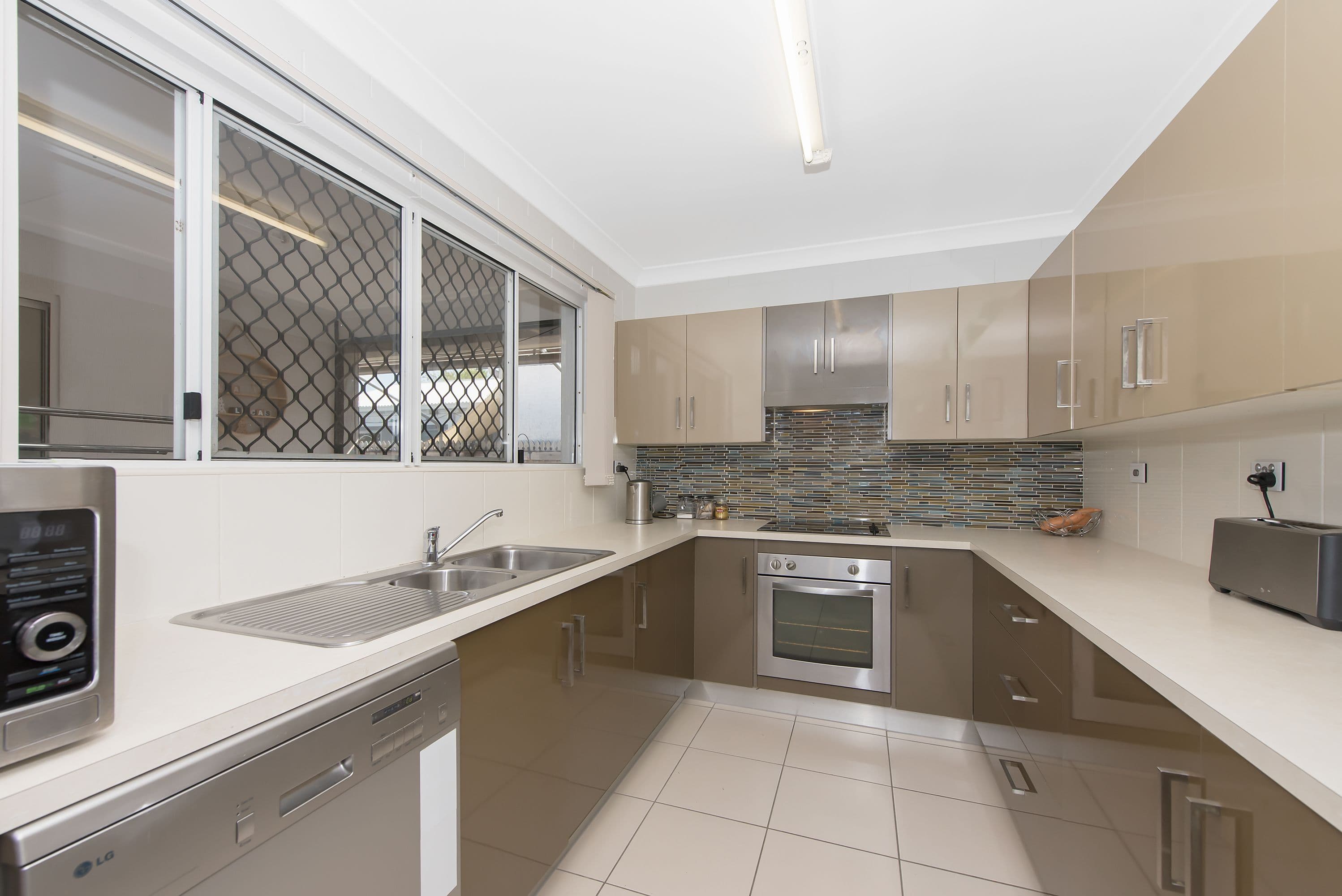 61 Overton Circuit, Kirwan QLD 4817, Kirwan - Thumbnail 3