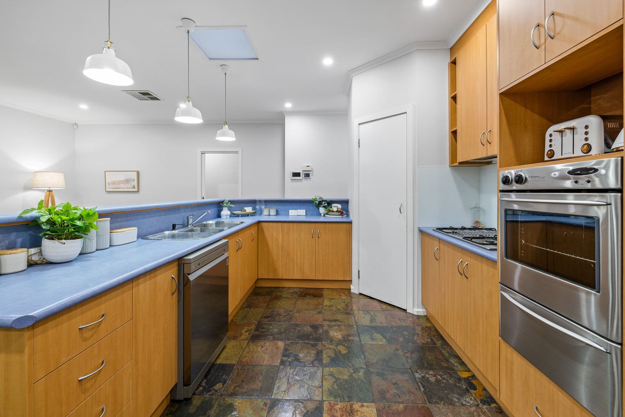 43 Black Forest Road, Werribee VIC 3030, Werribee - Thumbnail 4
