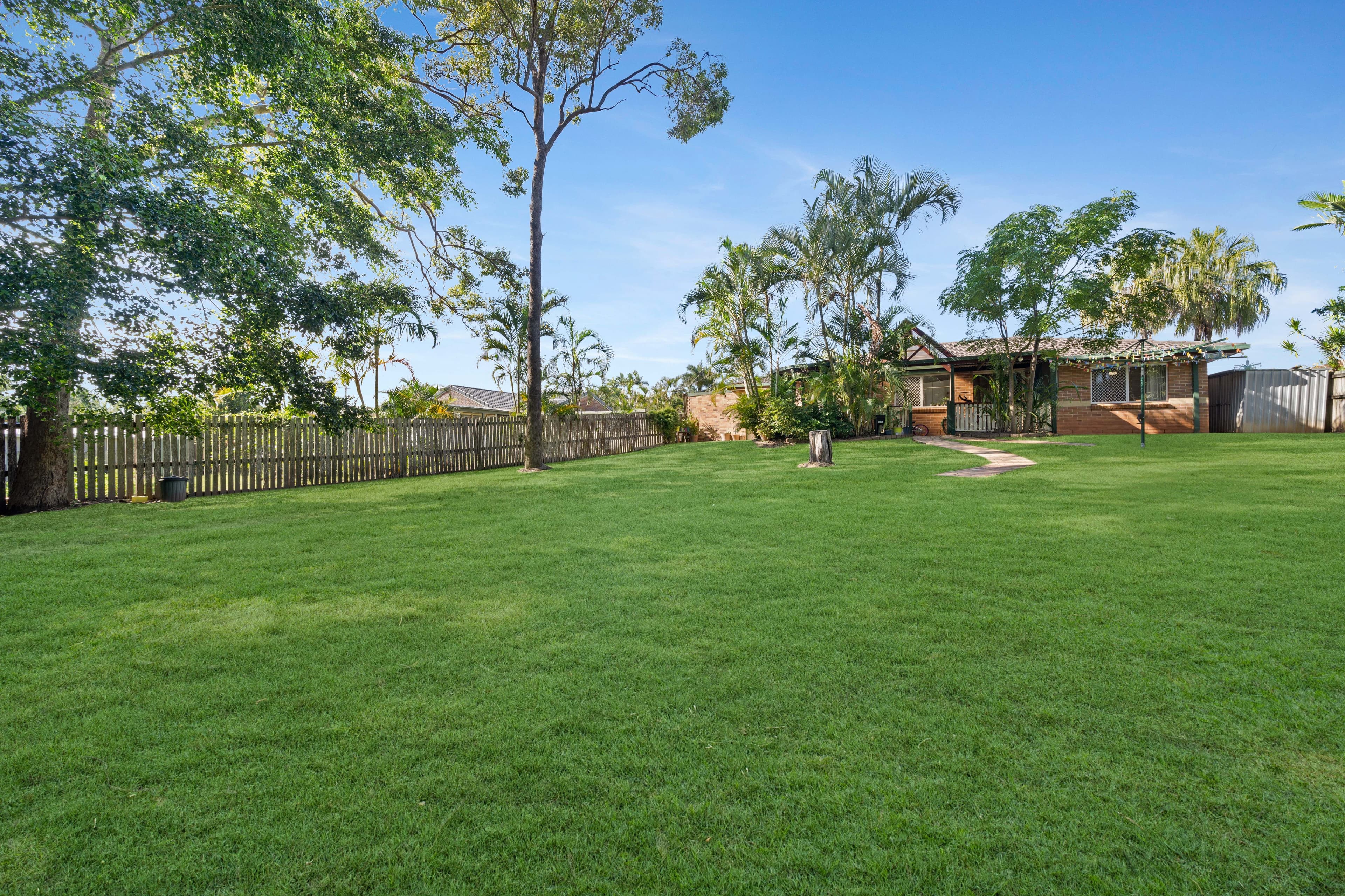 11 Natone Court, Edens Landing QLD 4207, Edens Landing - Thumbnail 2