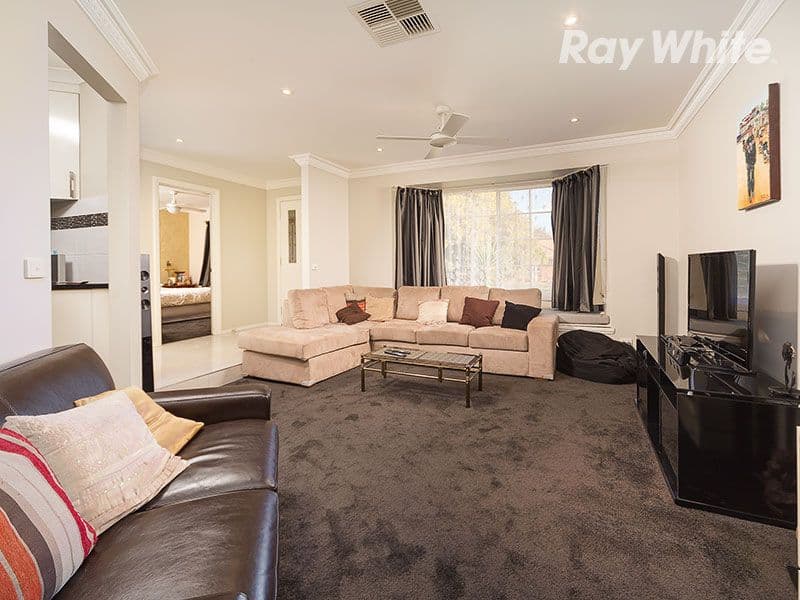 8 Creighton Court, Lavington - Thumbnail 3
