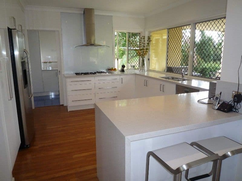 8 O'Brien Court, ARUNDEL QLD 4214, Arundel - Thumbnail 2
