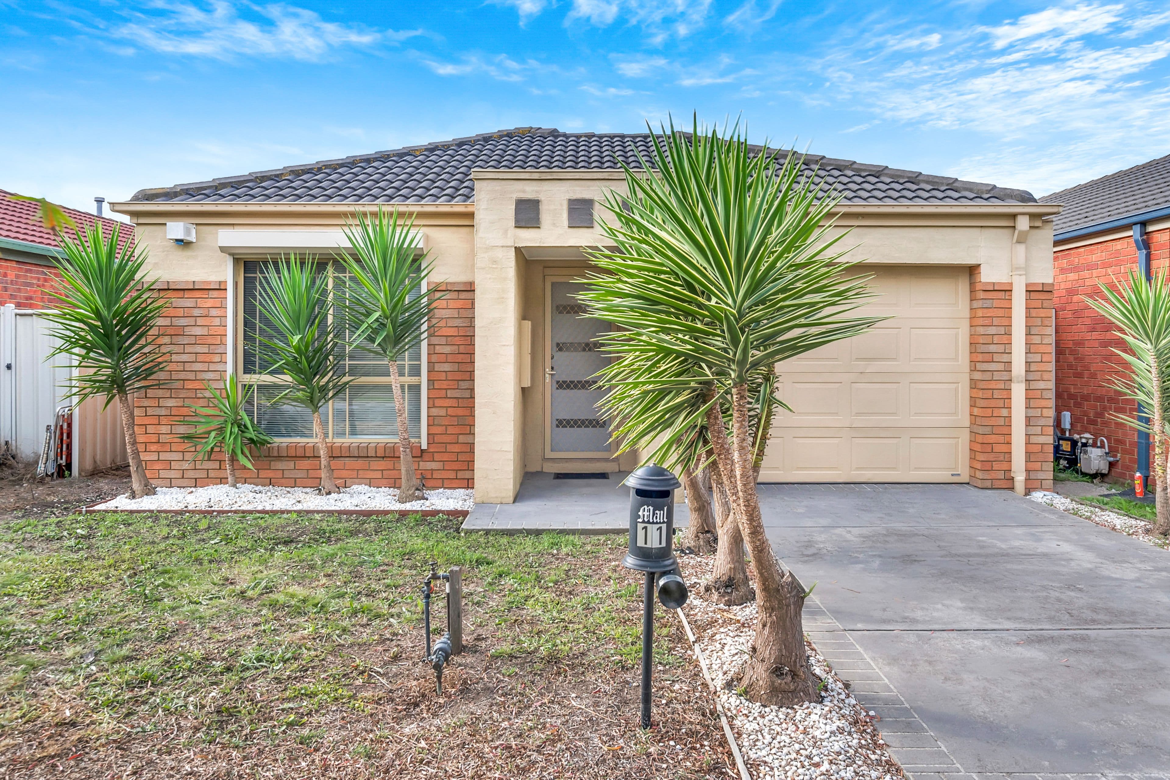 11 Crossdale Green, Craigieburn VIC 3064, Craigieburn - Image 1